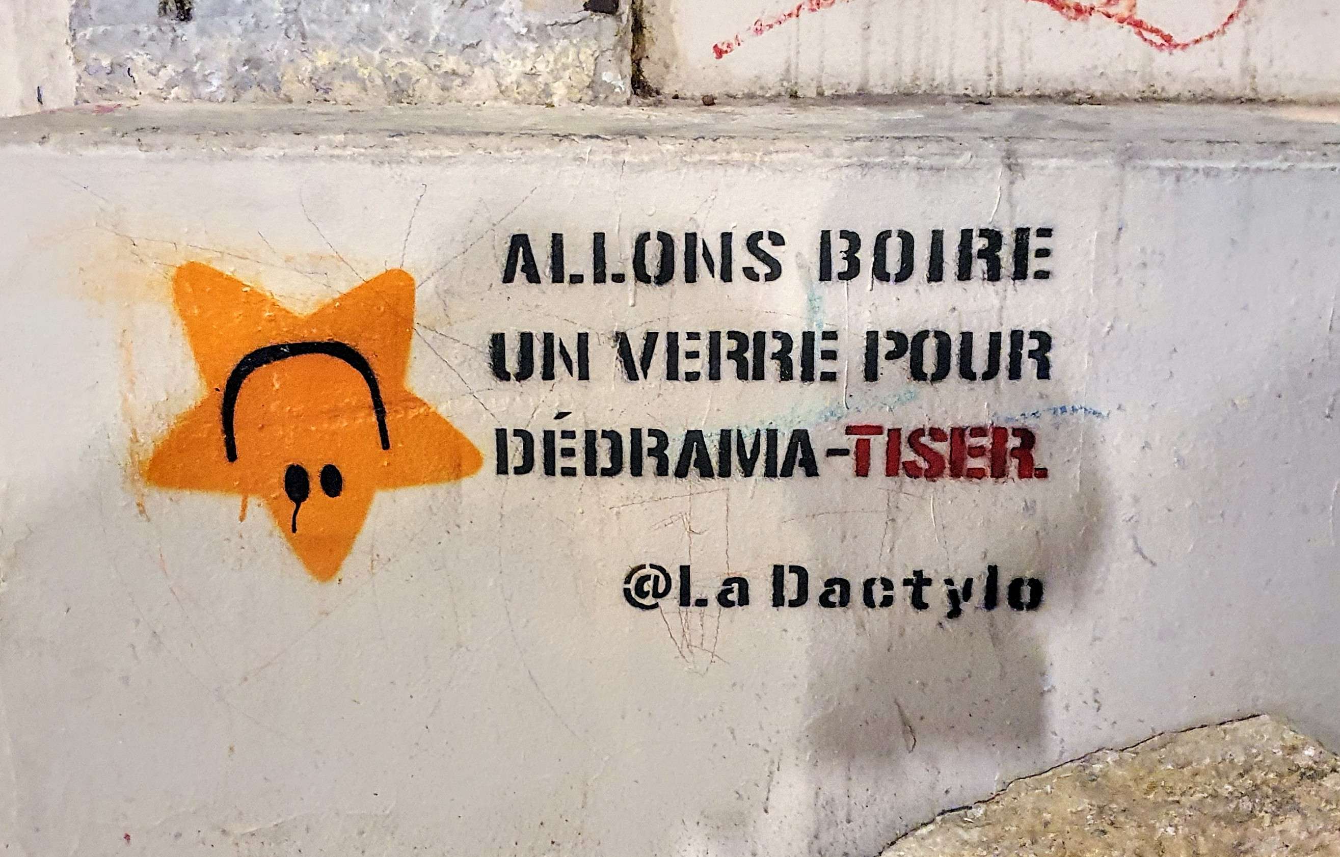 
								Street-art graffiti fresque 
								Ax Creart, La Dactylo 
									20 Rue Burdeau
									69001
									Lyon
									France 
									Pat Finder
								Street-Art-Safari.com
								