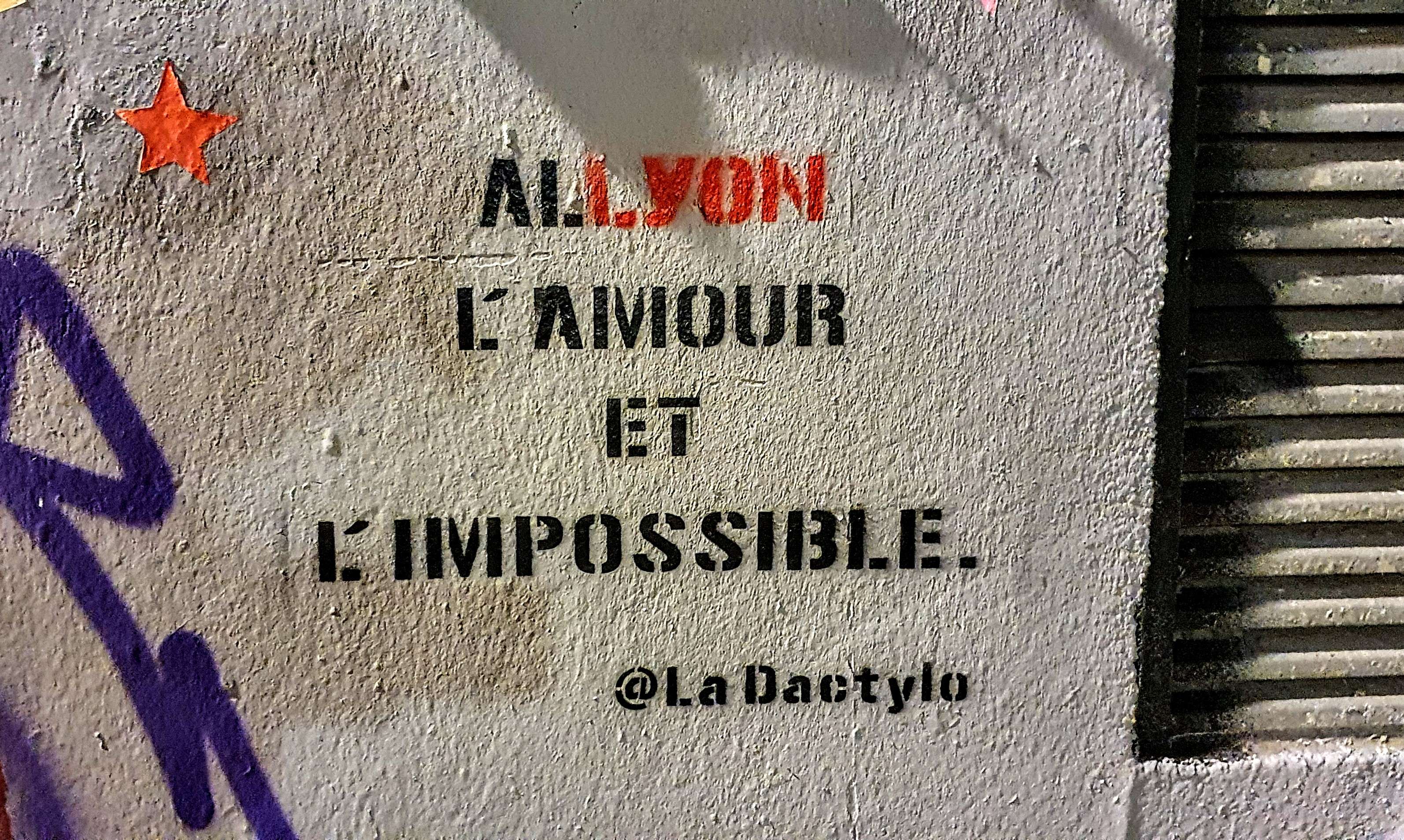 
								Street-art graffiti fresque 
								La Dactylo 
									53 Mont&eacute;e de la Grande-C&ocirc;te
									69001
									Lyon
									France 
									Pat Finder
								Street-Art-Safari.com
								