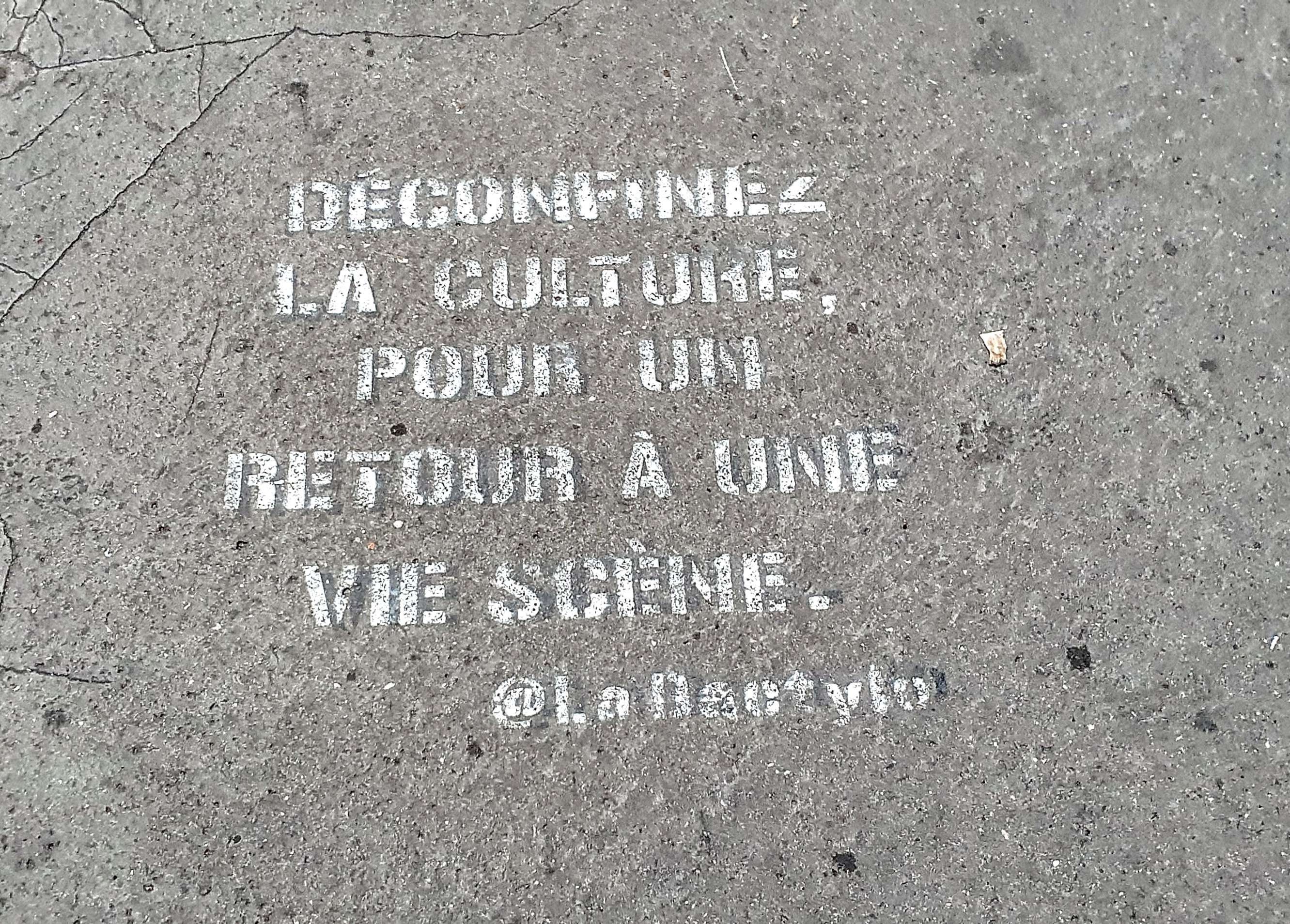 
								Street-art graffiti fresque 
								La Dactylo 
									28 Rue Blanche
									75009
									Paris
									France 
									Pat Finder
								Street-Art-Safari.com
								