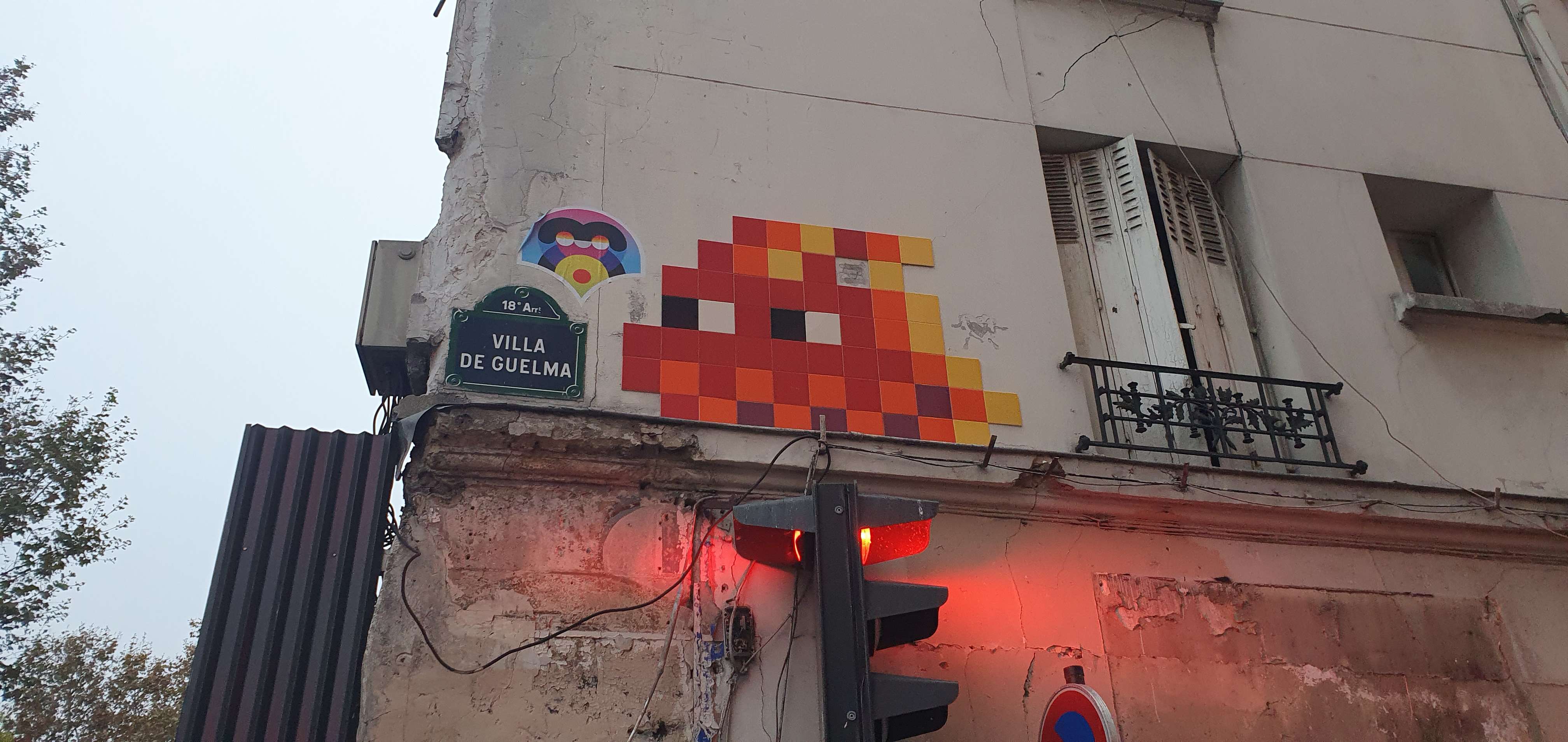 
								Street-art graffiti fresque 
								Invader 
									28 Boulevard de Clichy
									75018
									Paris
									France 
									Pat Finder
								Street-Art-Safari.com
								