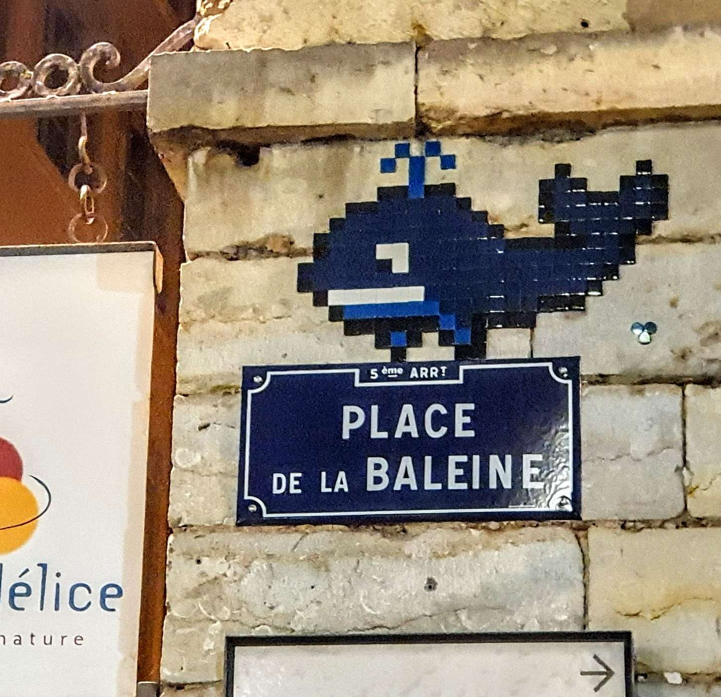 
								Street-art graffiti fresque 
								MifaMosa 
									1 Place de la Baleine
									69005
									Lyon
									France 
									Pat Finder
								Street-Art-Safari.com
								