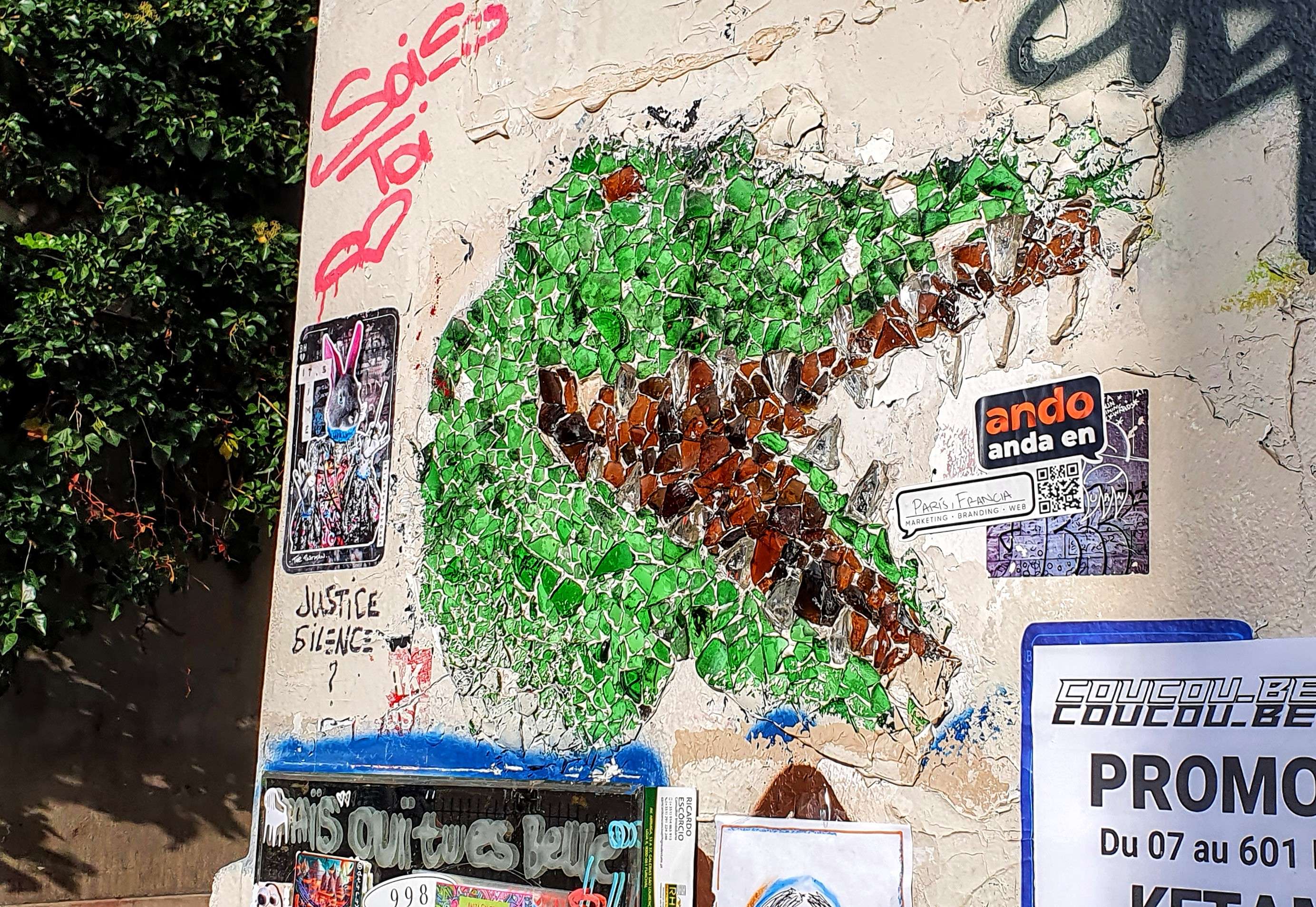 
								Street-art graffiti fresque 
								 
									1 Place du Tertre
									75018
									Paris
									France 
									Pat Finder
								Street-Art-Safari.com
								