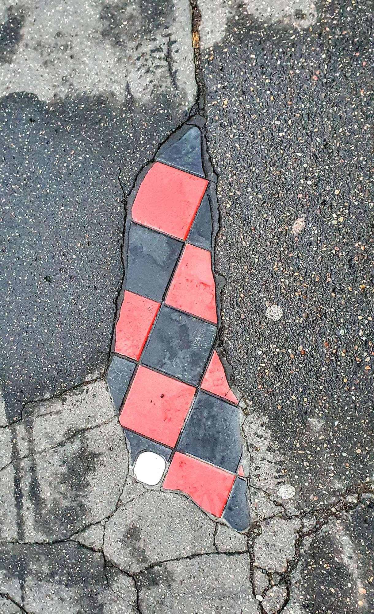 
								Street-art graffiti fresque 
								Ememem 
									10 Quai des C&eacute;lestins
									69002
									Lyon
									France 
									Pat Finder
								Street-Art-Safari.com
								