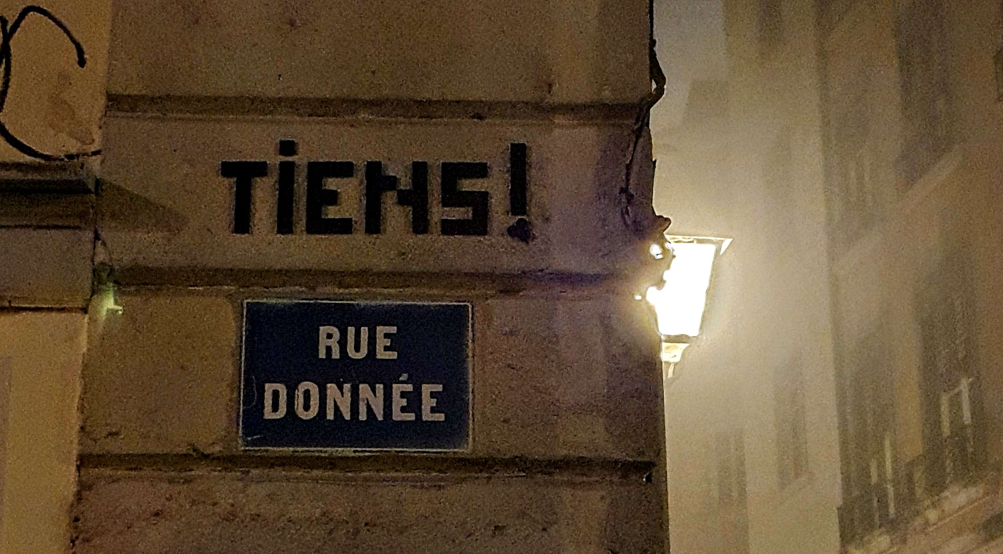 
								Street-art graffiti fresque 
								MifaMosa 
									1 Rue de l'Abb&eacute; Rozier
									69001
									Lyon
									France 
									Pat Finder
								Street-Art-Safari.com
								