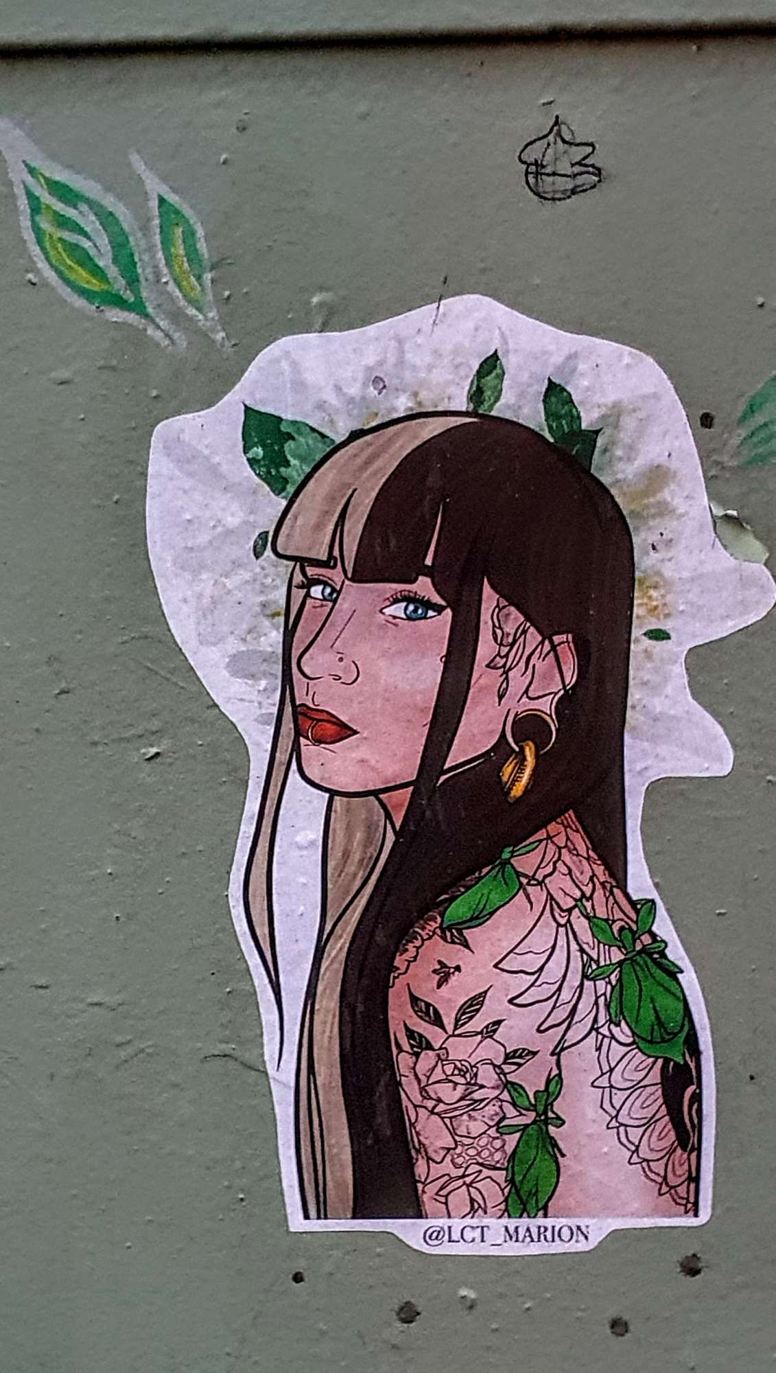 
								Street-art graffiti fresque 
								Marion LACOUTRE 
									7 Place du Griffon
									69001
									Lyon
									France 
									Pat Finder
								Street-Art-Safari.com
								