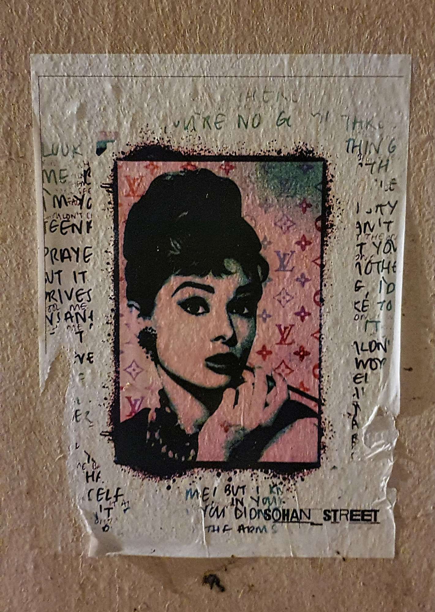 
								Street-art graffiti fresque 
								Sohan 
									112 Mont&eacute;e de la Grande-C&ocirc;te
									69001
									Lyon
									France 
									Pat Finder
								Street-Art-Safari.com
								