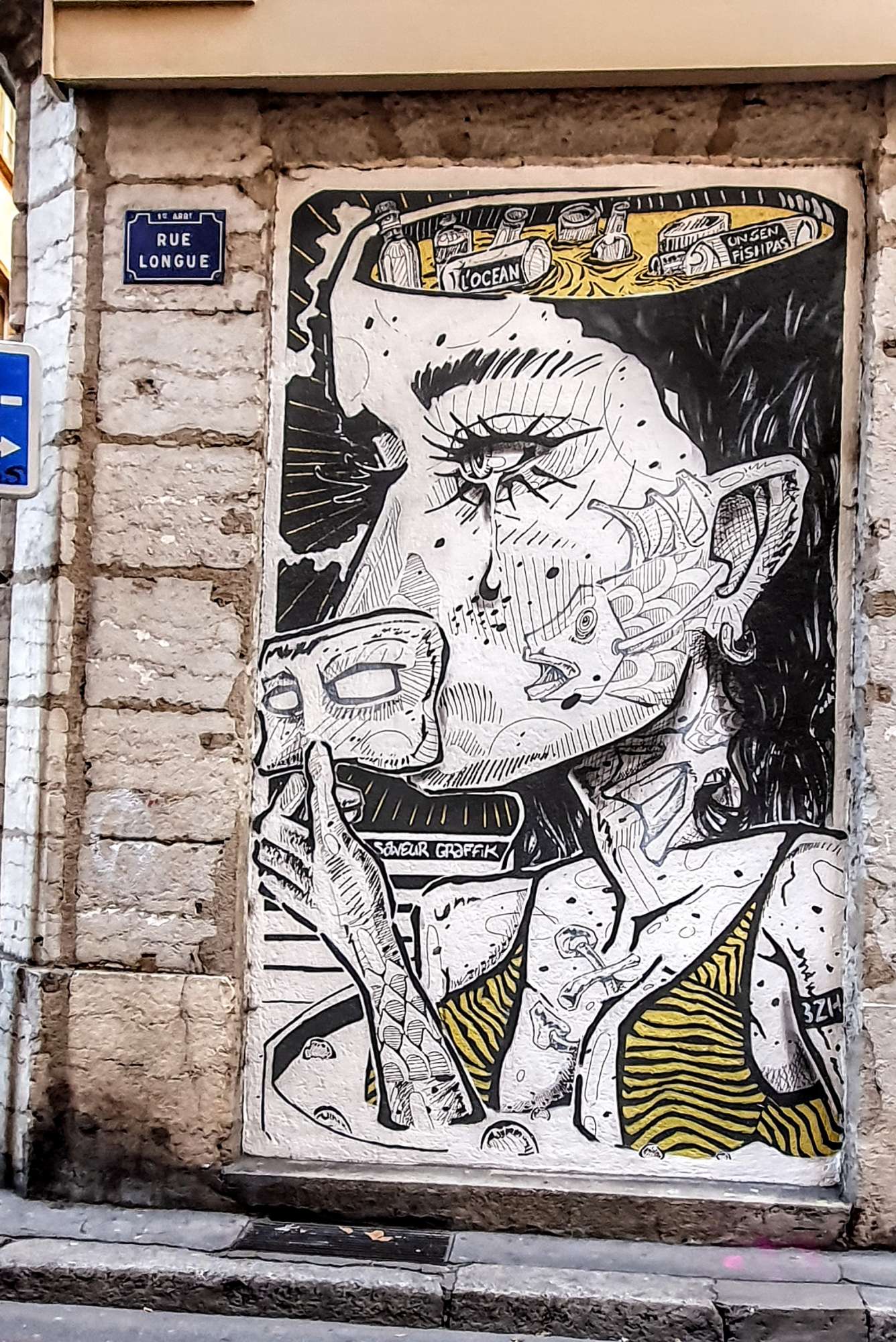 
								Street-art graffiti fresque 
								Saveur Graffik 
									10 Rue Chavanne
									69001
									Lyon
									France 
									Pat Finder
								Street-Art-Safari.com
								