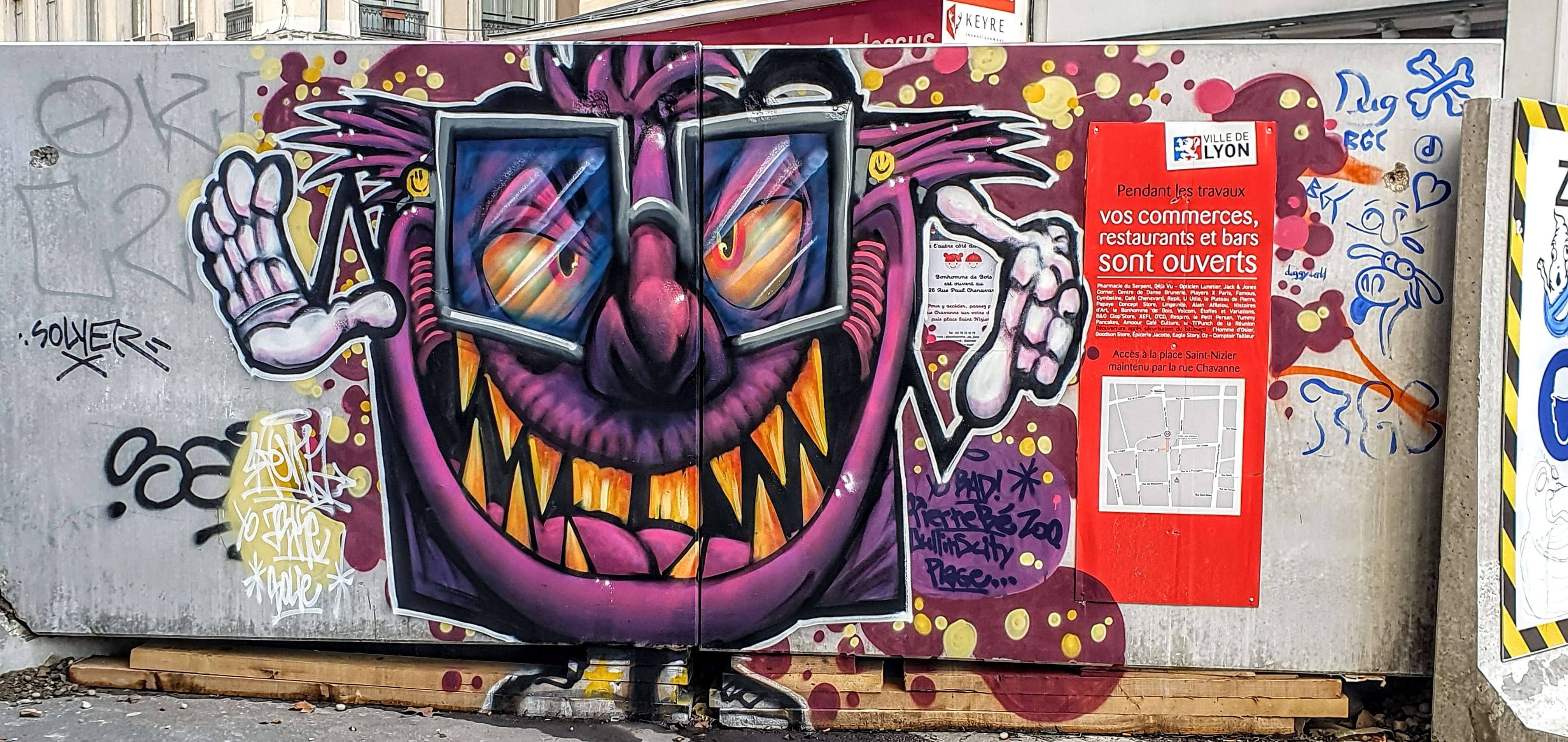 
								Street-art graffiti fresque 
								Skema 
									24 Rue Paul Chenavard
									69001
									Lyon
									France 
									Pat Finder
								Street-Art-Safari.com
								