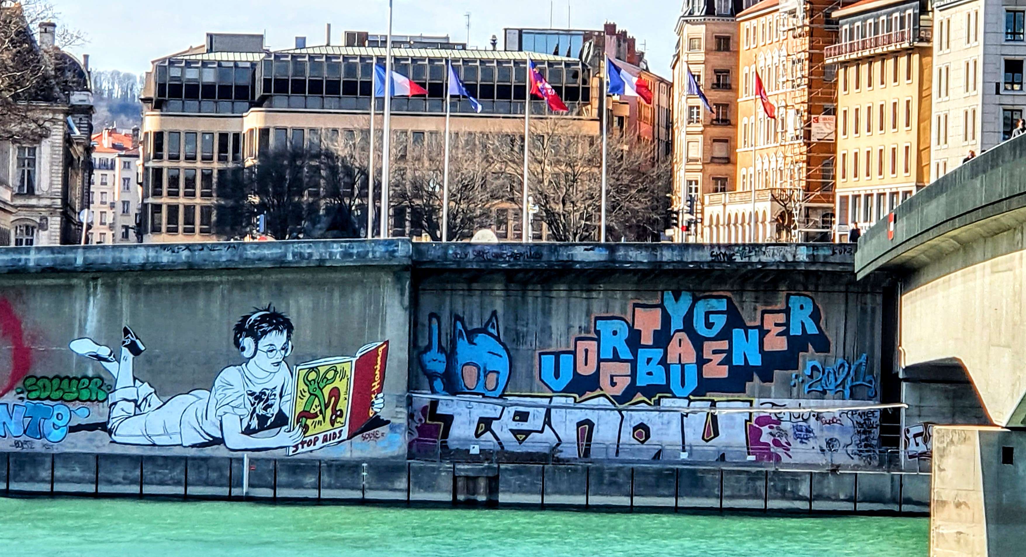 
								Street-art graffiti fresque 
								Faile 
									7 Pont Morand
									69006
									Lyon
									France 
									Pat Finder
								Street-Art-Safari.com
								