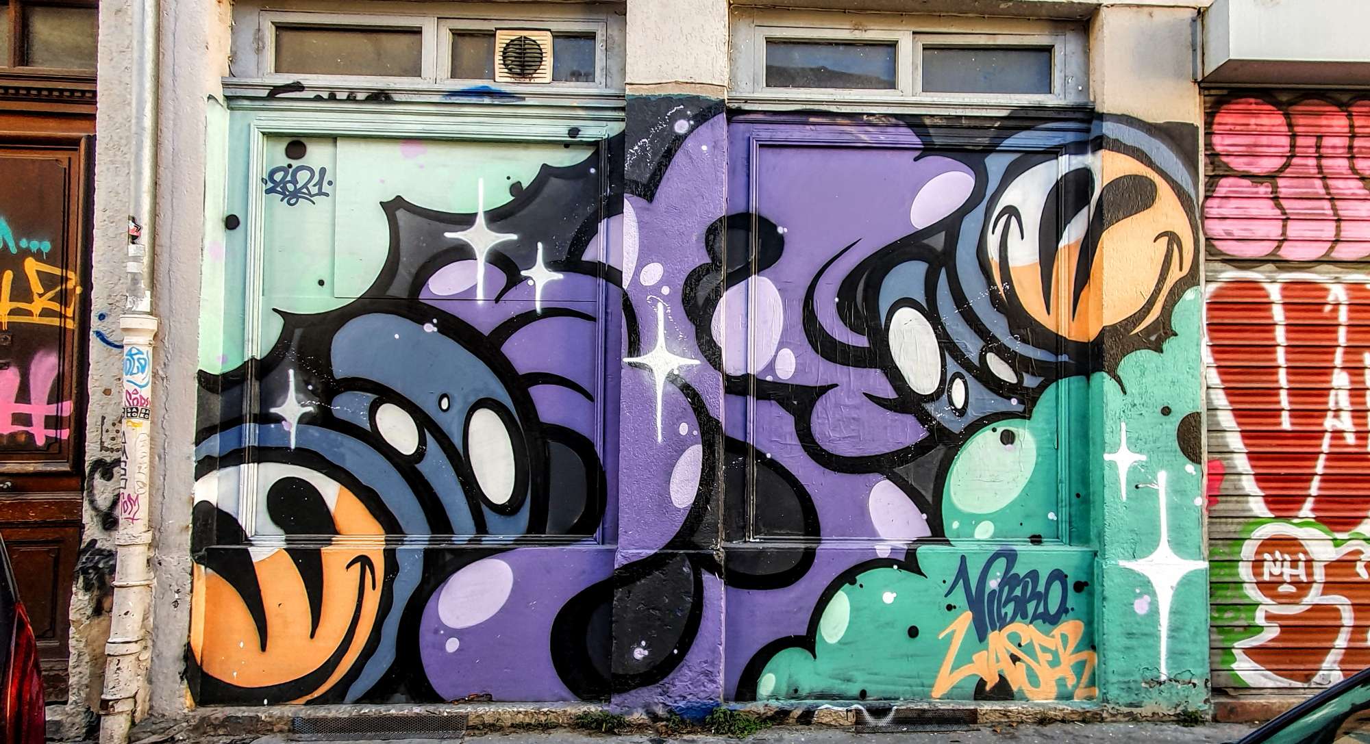 
								Street-art graffiti fresque 
								Vibro Laser 
									45 Rue Salomon Reinach
									69007
									Lyon
									France 
									Pat Finder
								Street-Art-Safari.com
								