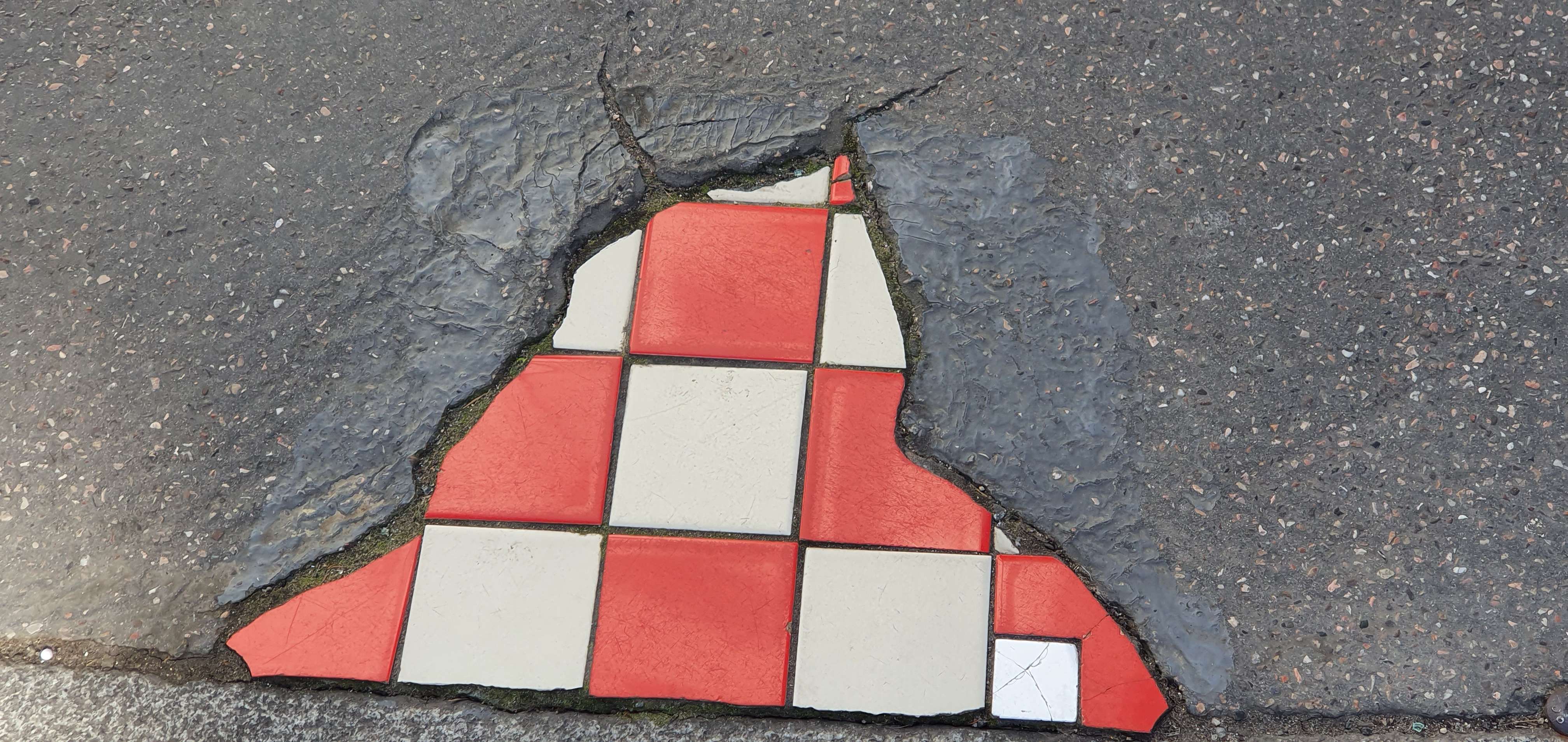 
								Street-art graffiti fresque 
								Ememem 
									45 Rue Salomon Reinach
									69007
									Lyon
									France 
									Pat Finder
								Street-Art-Safari.com
								