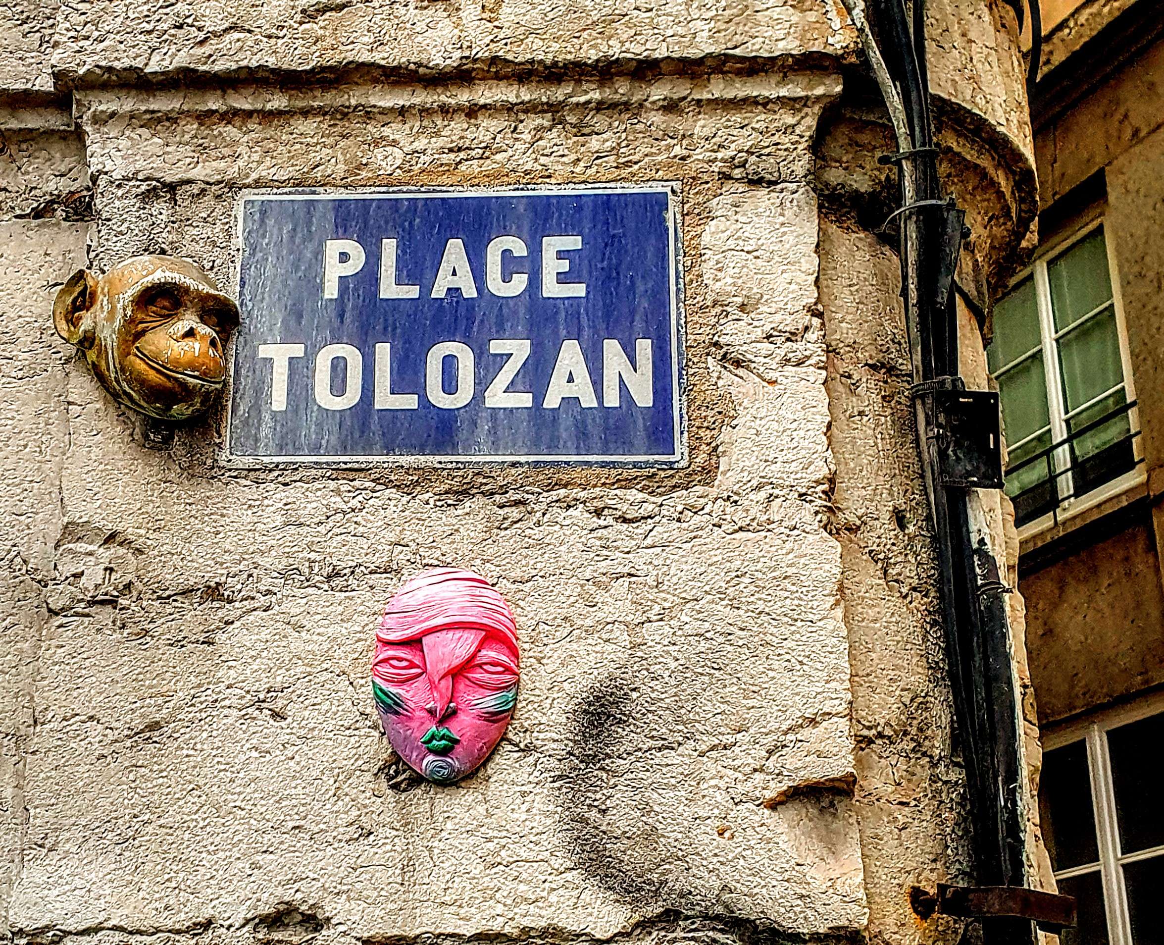 
								Street-art graffiti fresque 
								Zorm 
									18 Place Tolozan
									69001
									Lyon
									France 
									Pat Finder
								Street-Art-Safari.com
								