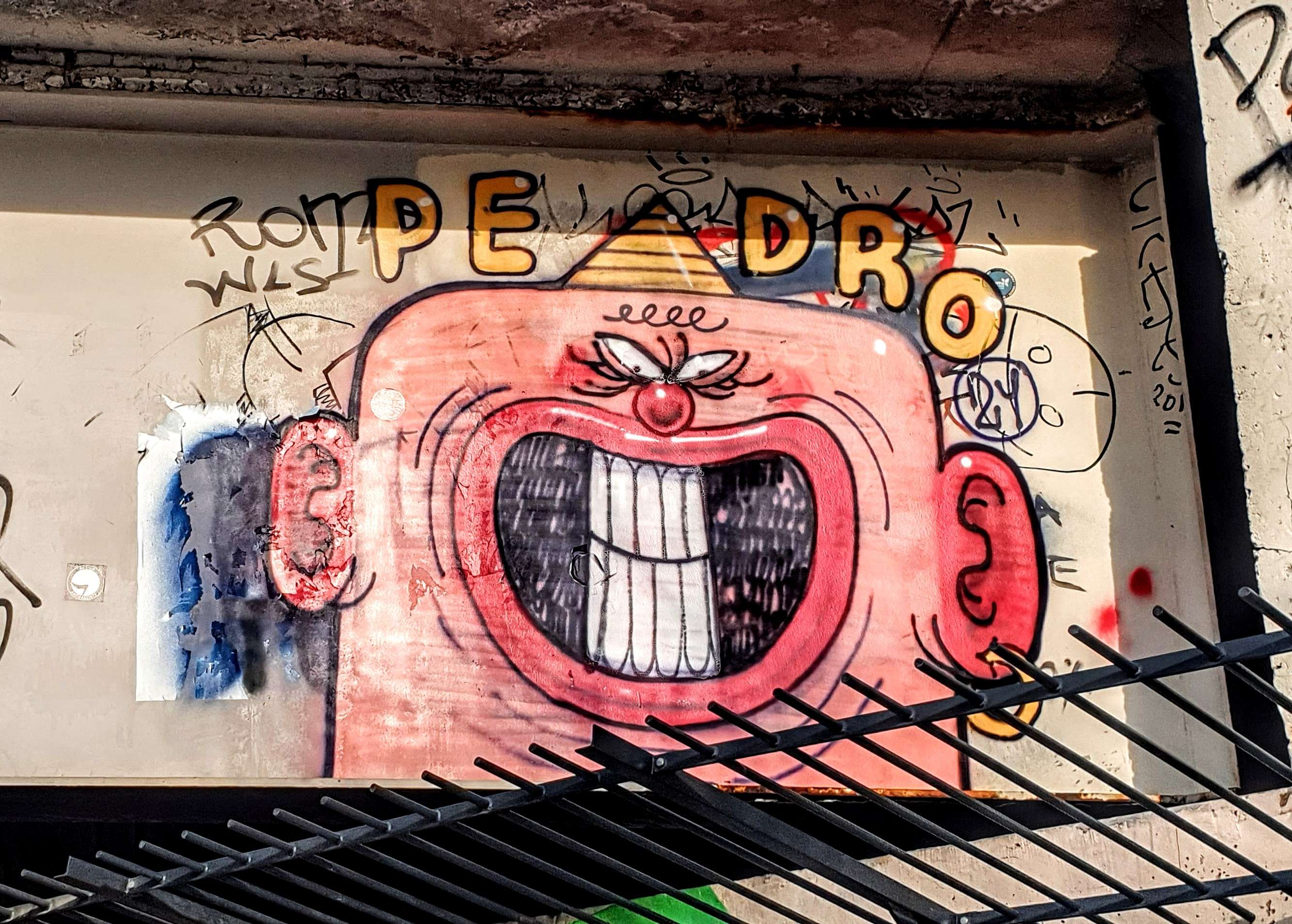 
								Street-art graffiti fresque 
								 
									2305 Avenue Leclerc
									69007
									Lyon
									France 
									Pat Finder
								Street-Art-Safari.com
								