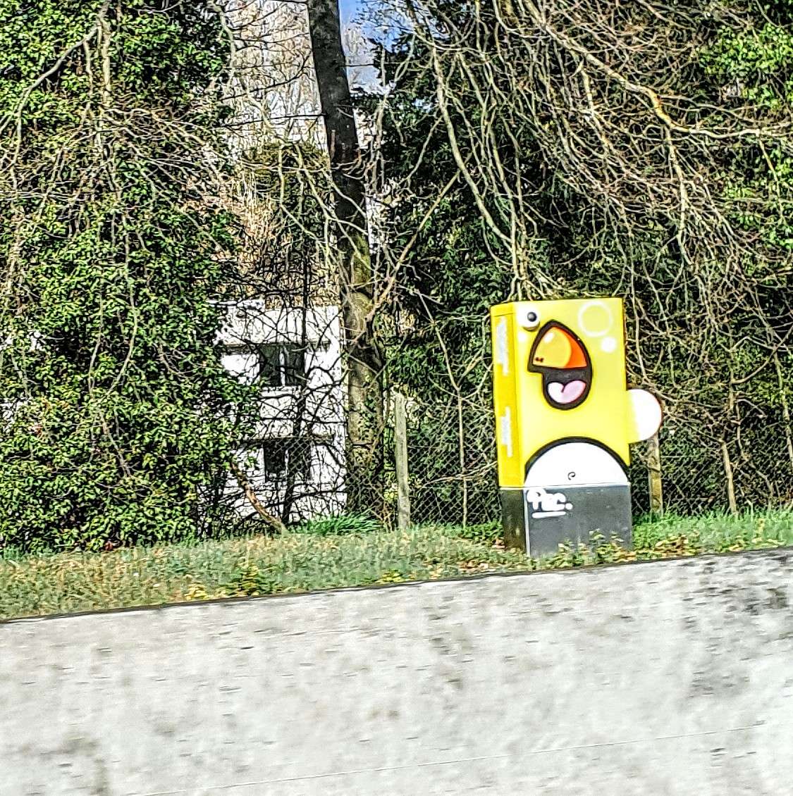 
								Street-art graffiti fresque 
								PEC 
									Autoroute du soleil
									69130
									&Eacute;cully
									France 
									Pat Finder
								Street-Art-Safari.com
								