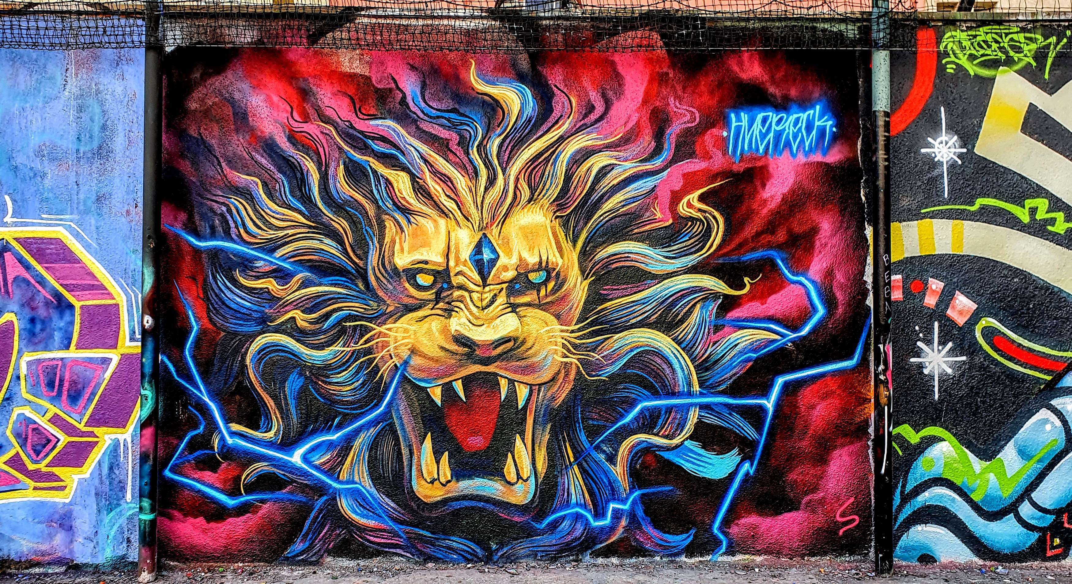 
								Street-art graffiti fresque 
								Huereck 
									27 Rue de Nuits
									69004
									Lyon
									France 
									Pat Finder
								Street-Art-Safari.com
								