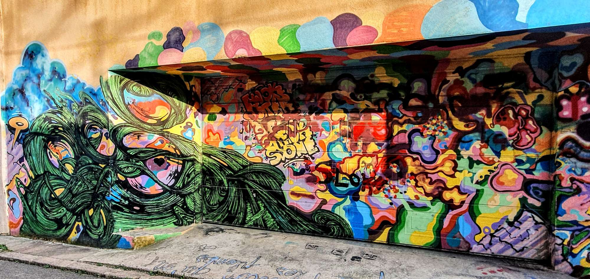 
								Street-art graffiti fresque 
								 
									26 Rue Jos&eacute;phin Soulary
									69004
									Lyon
									France 
									Pat Finder
								Street-Art-Safari.com
								