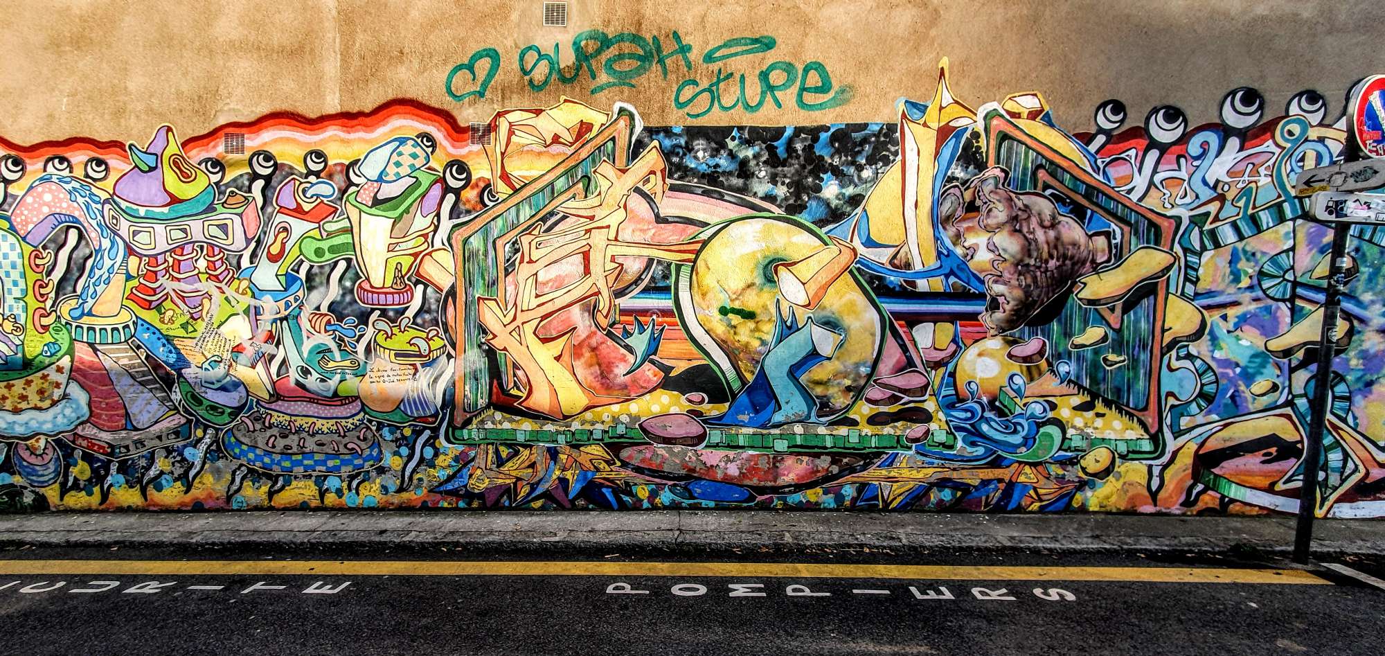 
								Street-art graffiti fresque 
								 
									26 Rue Jos&eacute;phin Soulary
									69004
									Lyon
									France 
									Pat Finder
								Street-Art-Safari.com
								