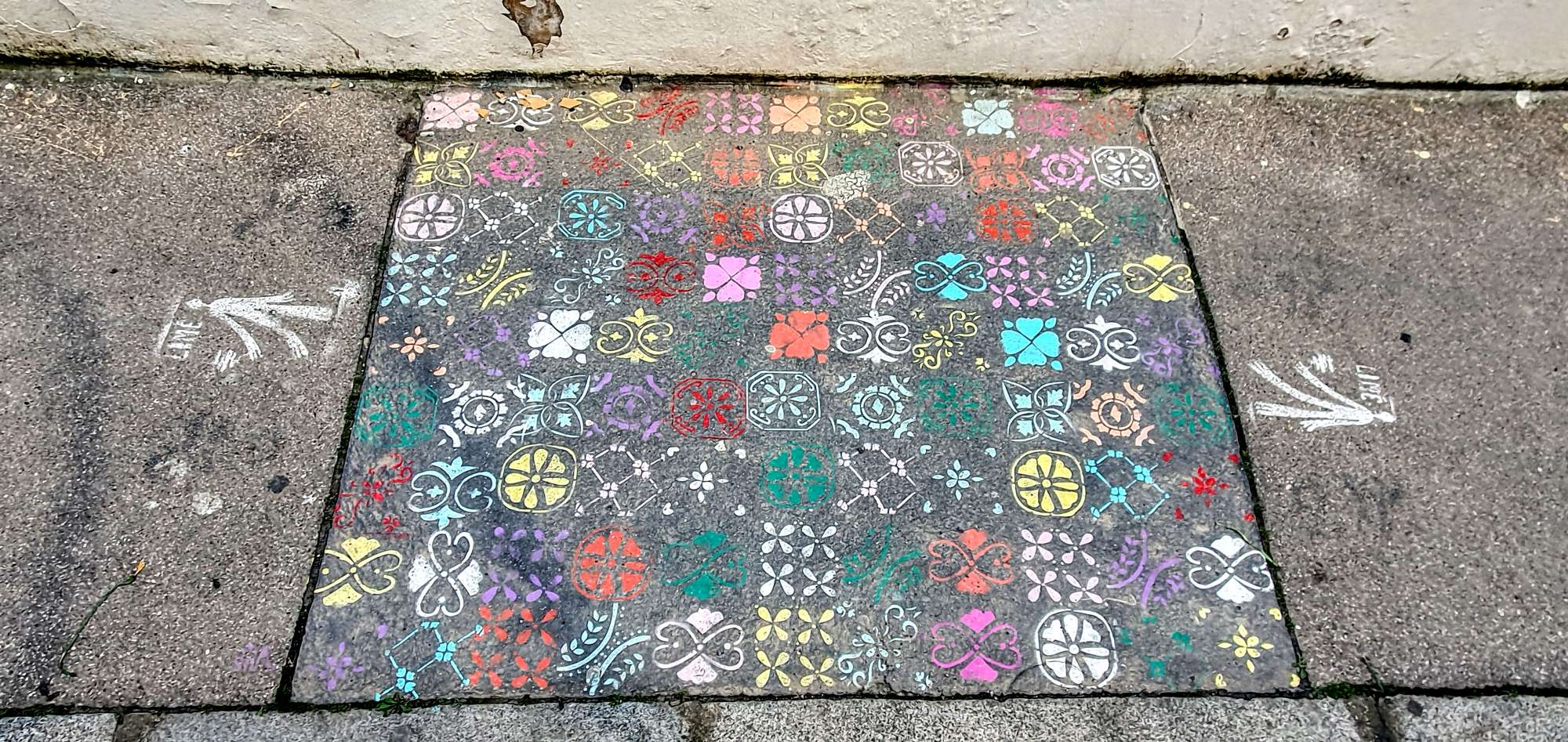 
								Street-art graffiti fresque 
								Lom&eacute; 
									17 Mont&eacute;e Saint-S&eacute;bastien
									69001
									Lyon
									France 
									Pat Finder
								Street-Art-Safari.com
								