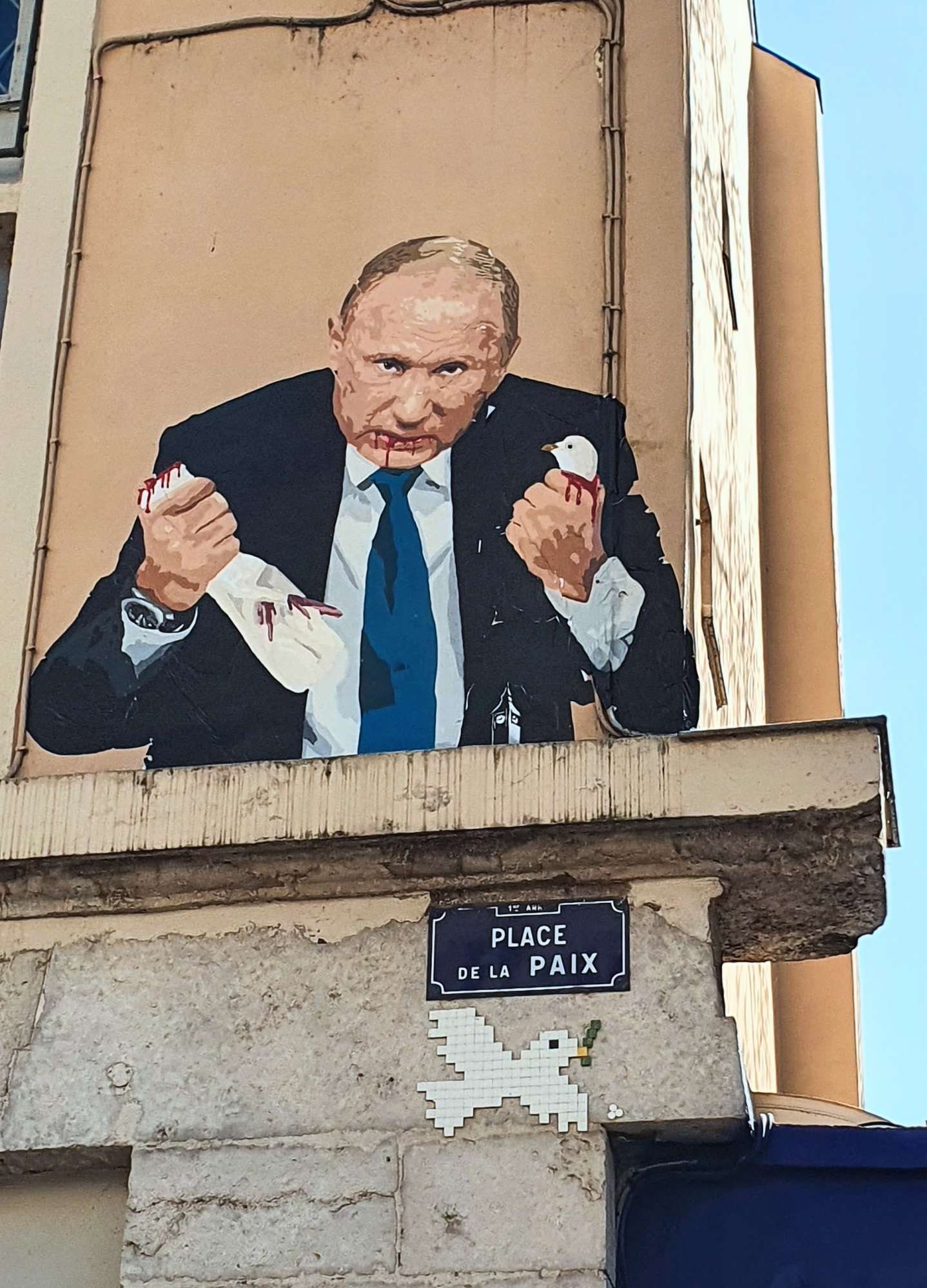 
								Street-art graffiti fresque 
								Big Ben, MifaMosa 
									1850 Place de la Paix
									69001
									Lyon
									France 
									Pat Finder
								Street-Art-Safari.com
								