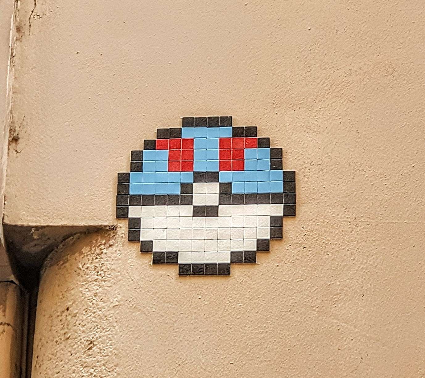 
								Street-art graffiti fresque 
								 
									19 Rue des Quatre Chapeaux
									69002
									Lyon
									France 
									Pat Finder
								Street-Art-Safari.com
								