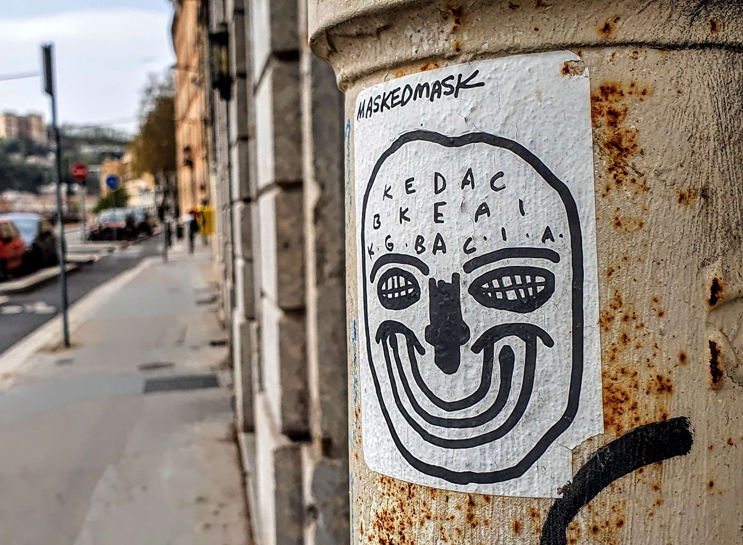 
								Street-art graffiti fresque 
								MaskedMask 
									33 Quai Saint-Vincent
									69001
									Lyon
									France 
									Pat Finder
								Street-Art-Safari.com
								