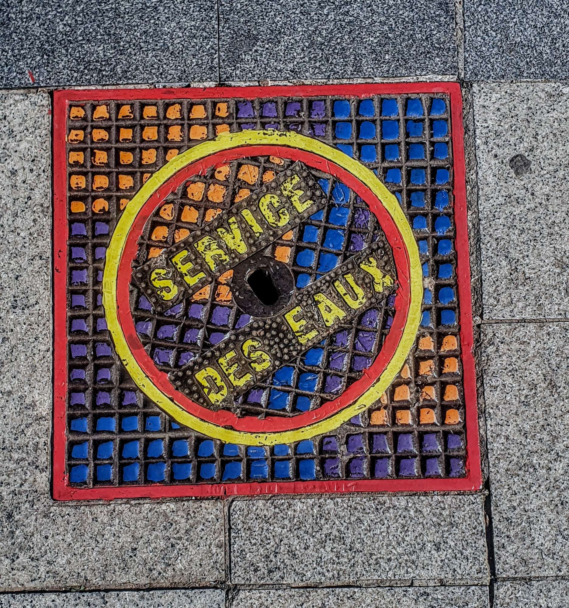 
								Street-art graffiti fresque 
								Les Trottoirs 
									55 Rue de la R&eacute;publique
									69002
									Lyon
									France 
									Pat Finder
								Street-Art-Safari.com
								