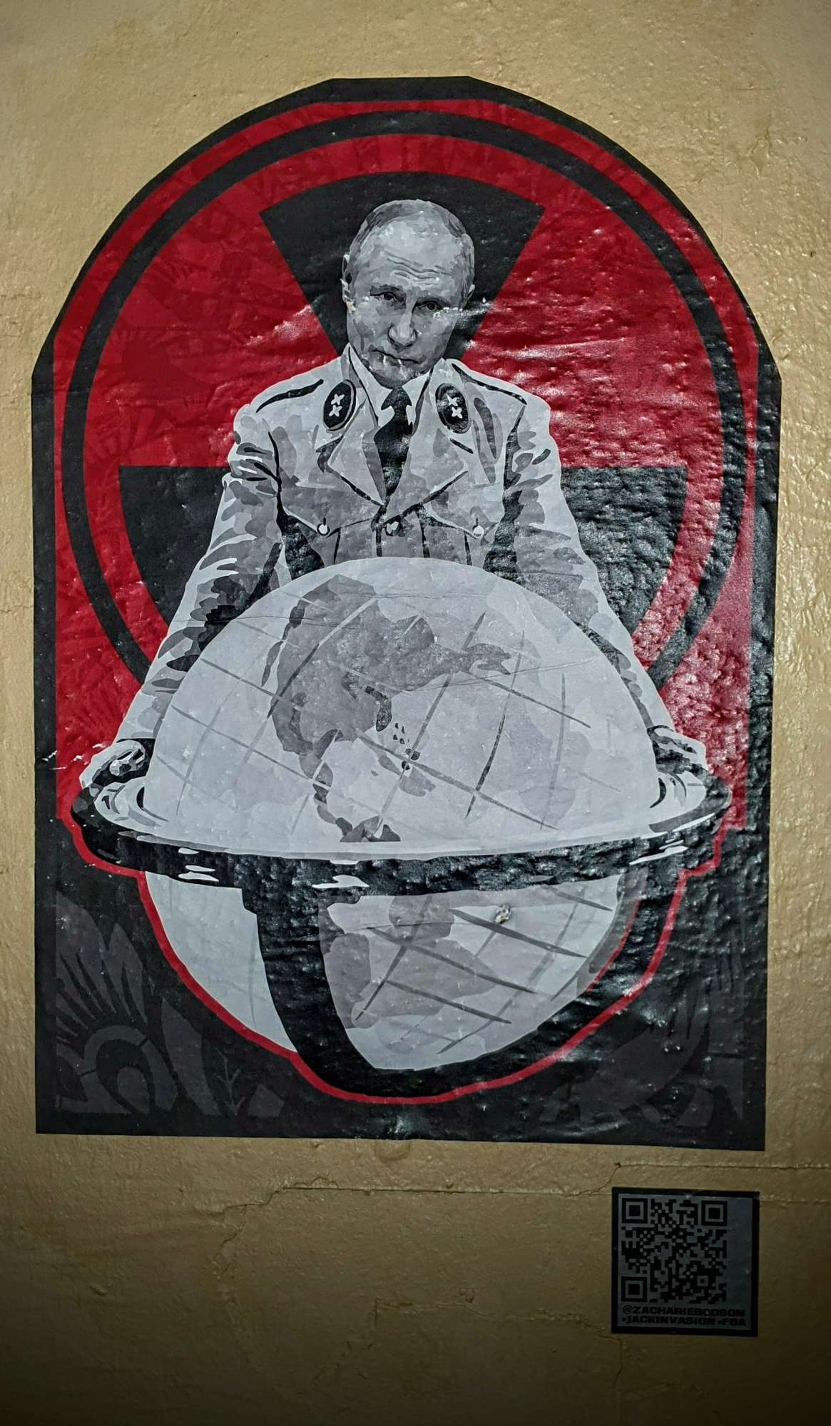 
								Street-art graffiti fresque 
								Zacharie Bodson 
									25 Rue Ren&eacute; Leynaud
									69001
									Lyon
									France 
									Pat Finder
								Street-Art-Safari.com
								