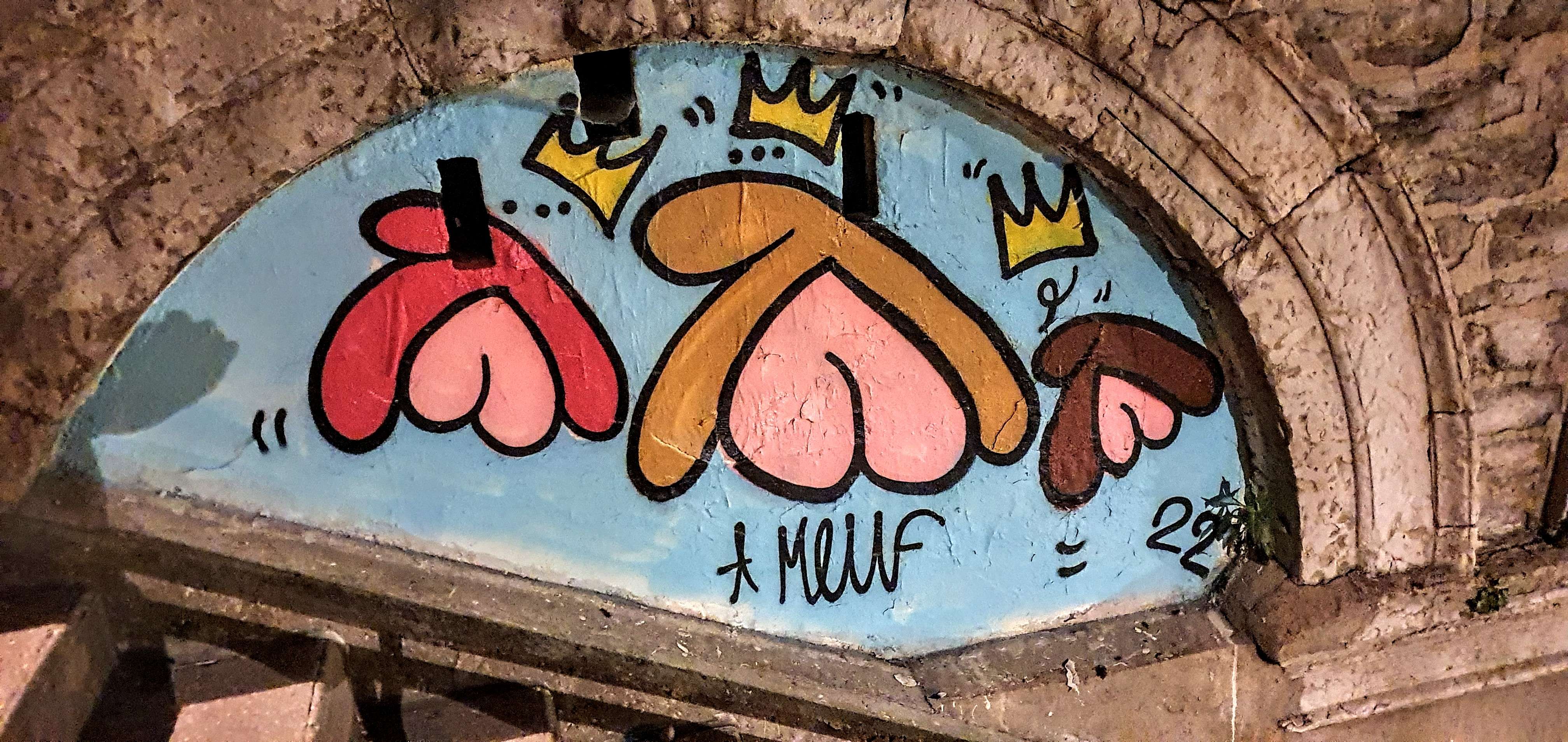 
								Street-art graffiti fresque 
								 
									1 Place Chardonnet
									69001
									Lyon
									France 
									Pat Finder
								Street-Art-Safari.com
								