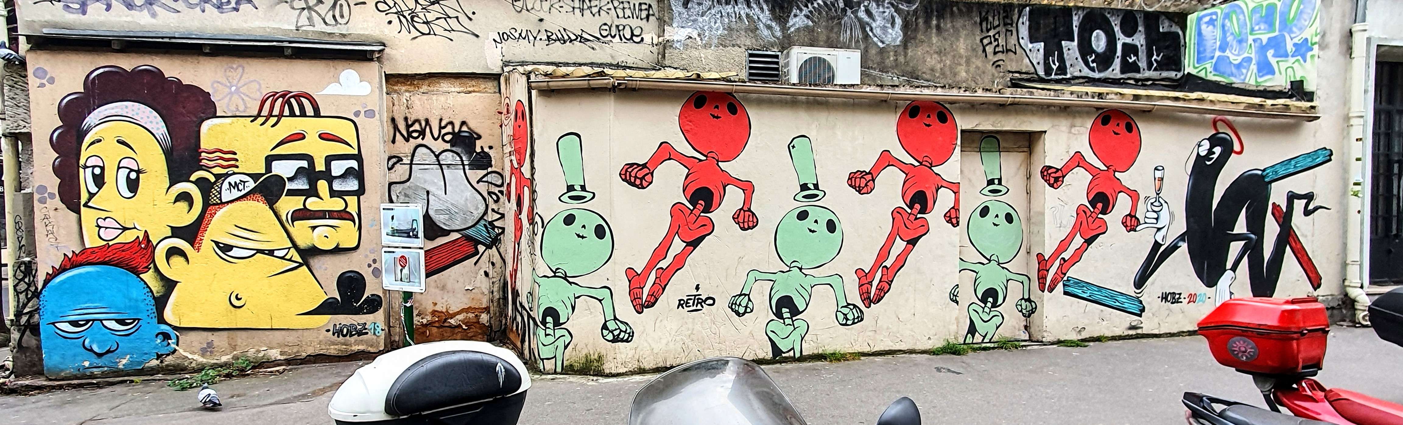 
								Street-art graffiti fresque 
								Monsieur HOBZ, Retro 
									74 Rue des Pyr&eacute;n&eacute;es
									75020
									Paris
									France 
									Pat Finder
								Street-Art-Safari.com
								