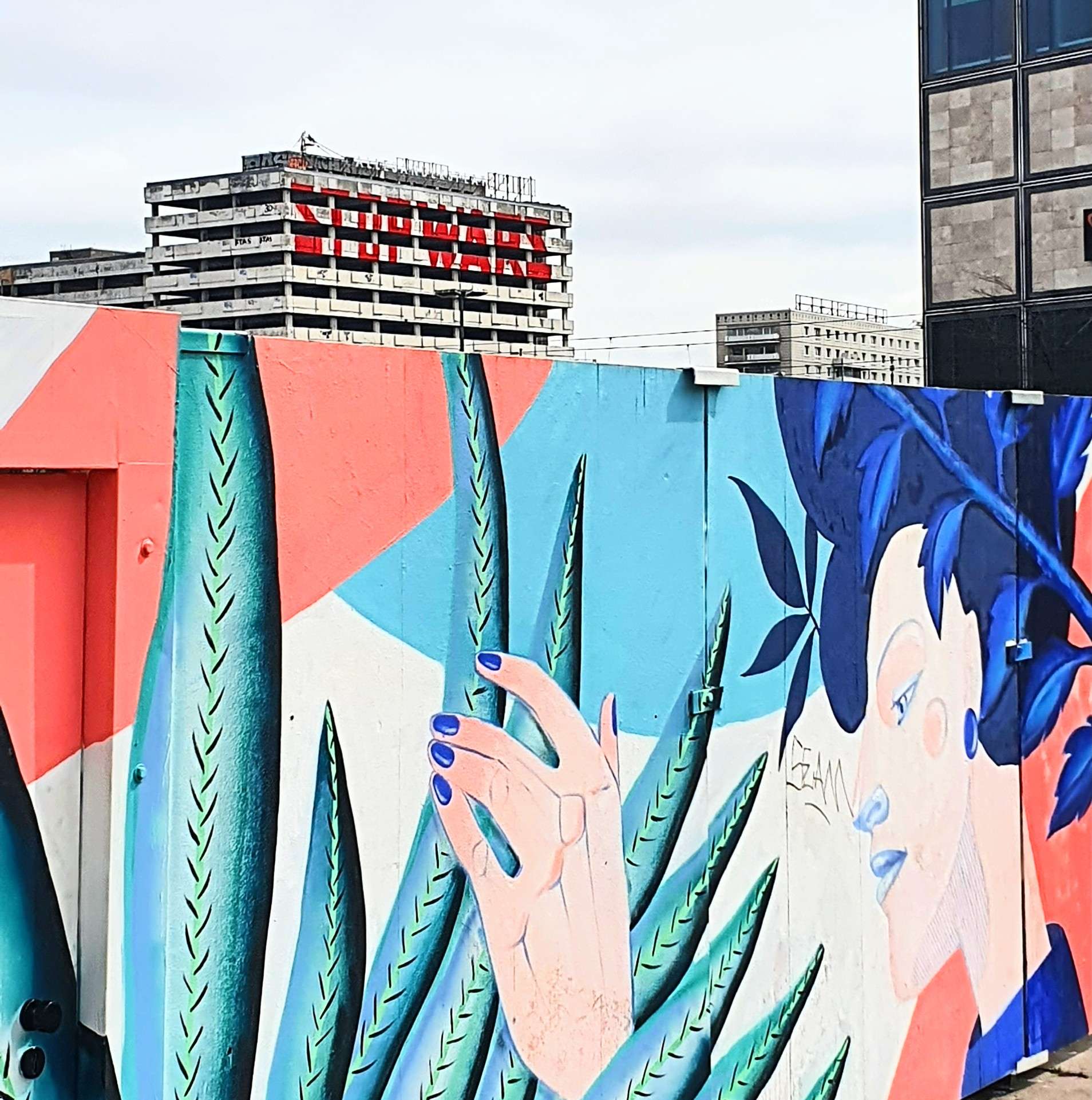 
								Street-art graffiti fresque 
								 
									8 Alexanderplatz
									10178
									Berlin
									Germany 
									Pat Finder
								Street-Art-Safari.com
								