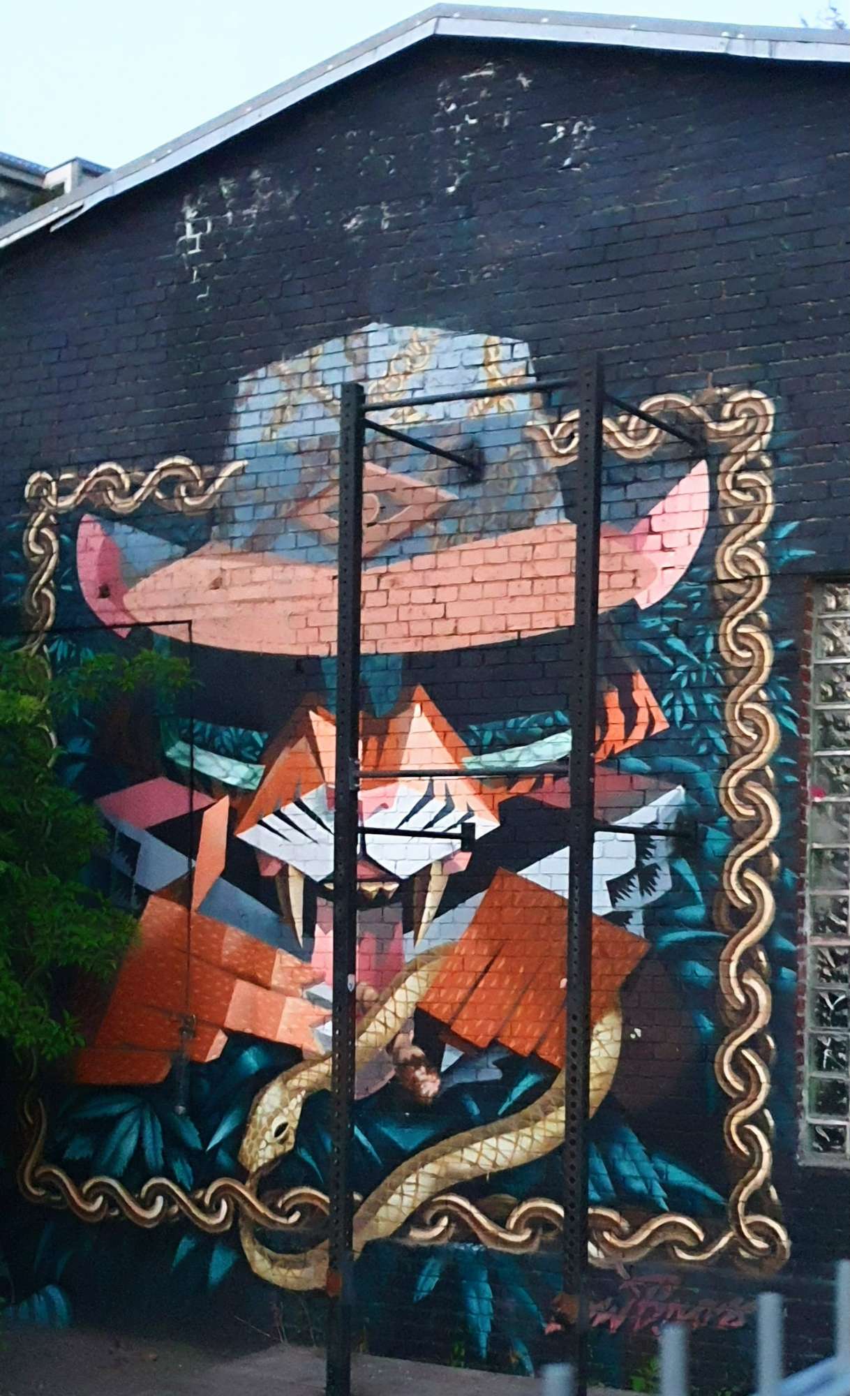 
								Street-art graffiti fresque 
								 
									99 Revaler Stra&szlig;e
									10245
									Berlin
									Germany 
									Pat Finder
								Street-Art-Safari.com
								