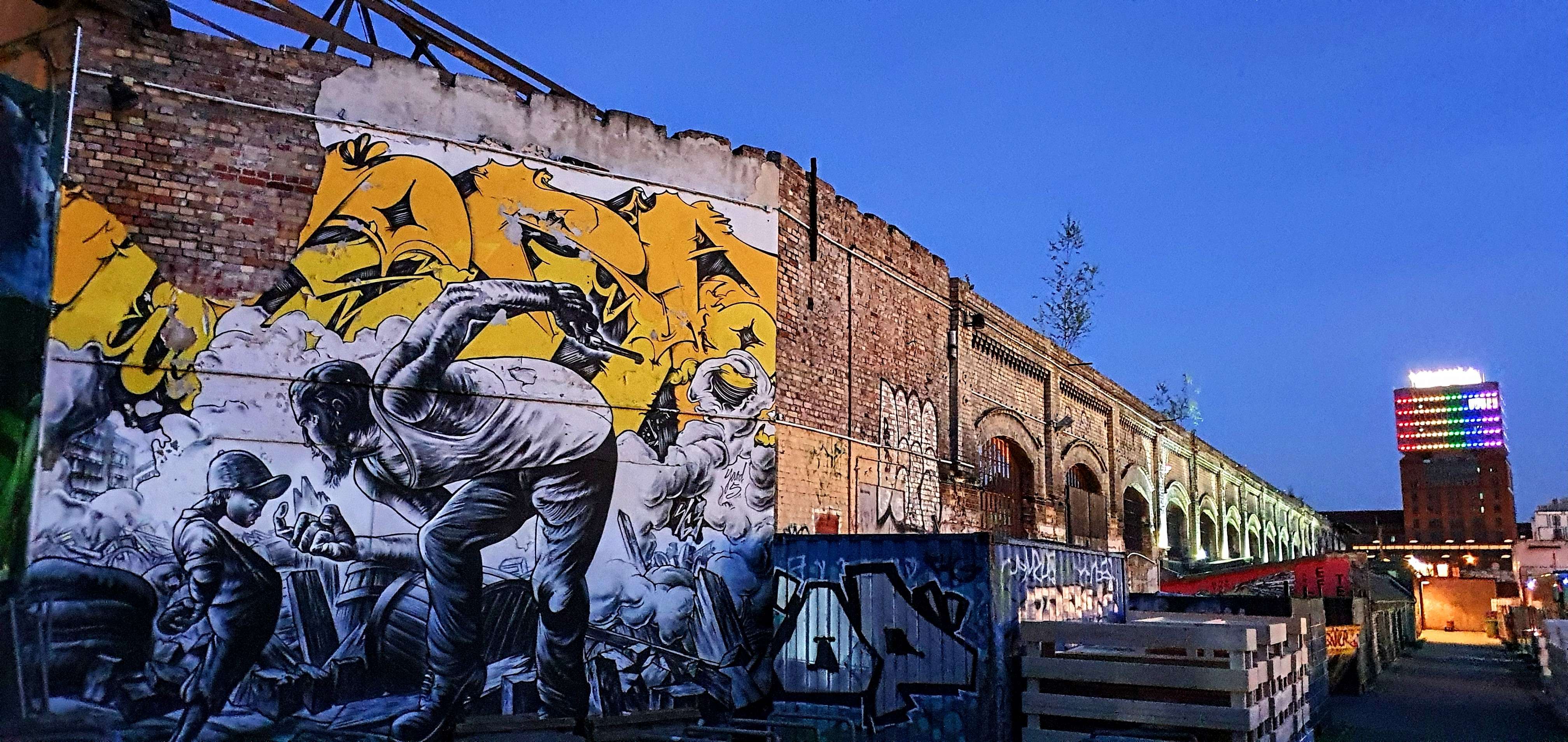 
								Street-art graffiti fresque 
								 
									99 Revaler Stra&szlig;e
									10245
									Berlin
									Germany 
									Pat Finder
								Street-Art-Safari.com
								