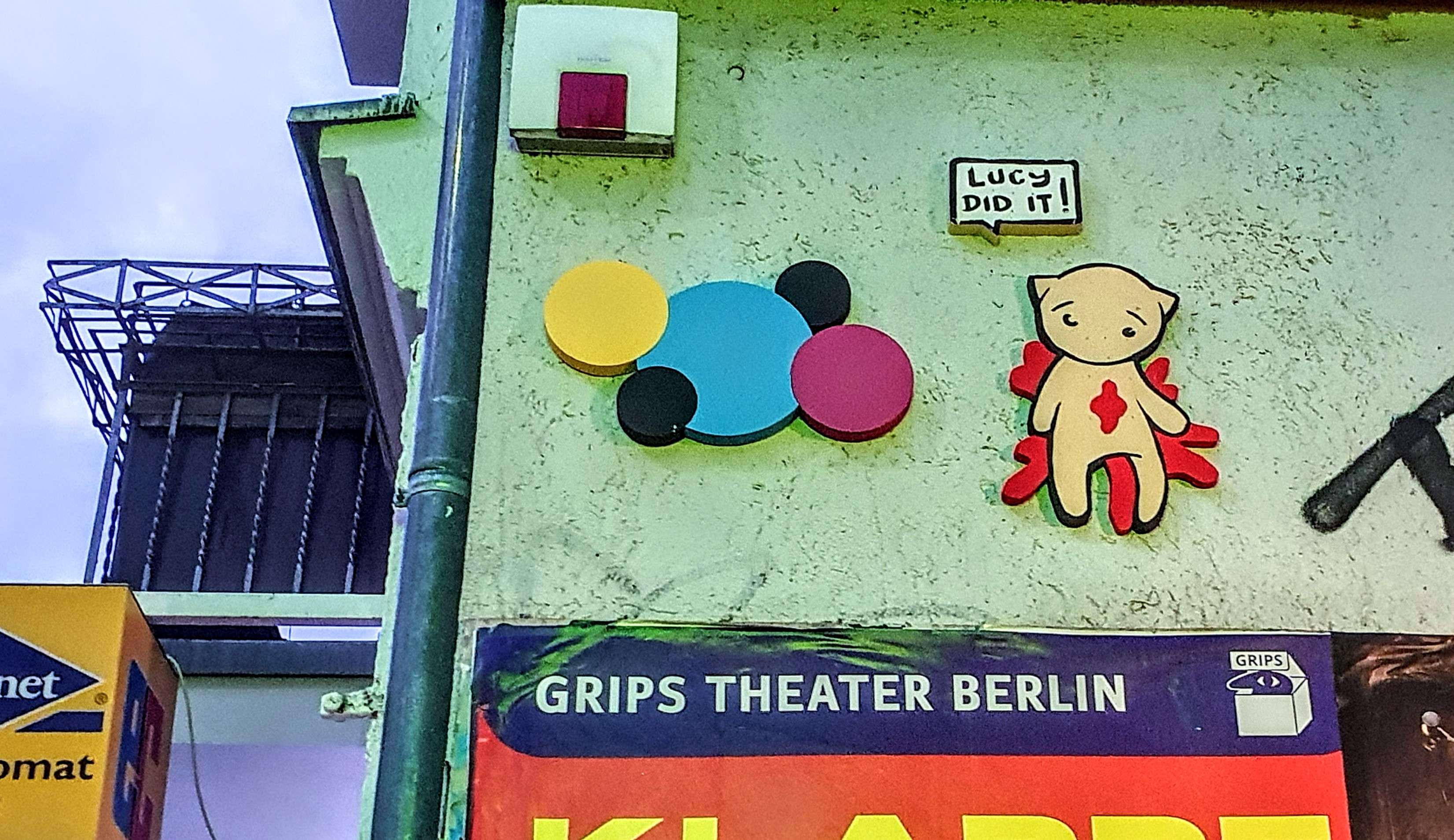 
								Street-art graffiti fresque 
								 
									64 Warschauer Stra&szlig;e
									10243
									Berlin
									Germany 
									Pat Finder
								Street-Art-Safari.com
								