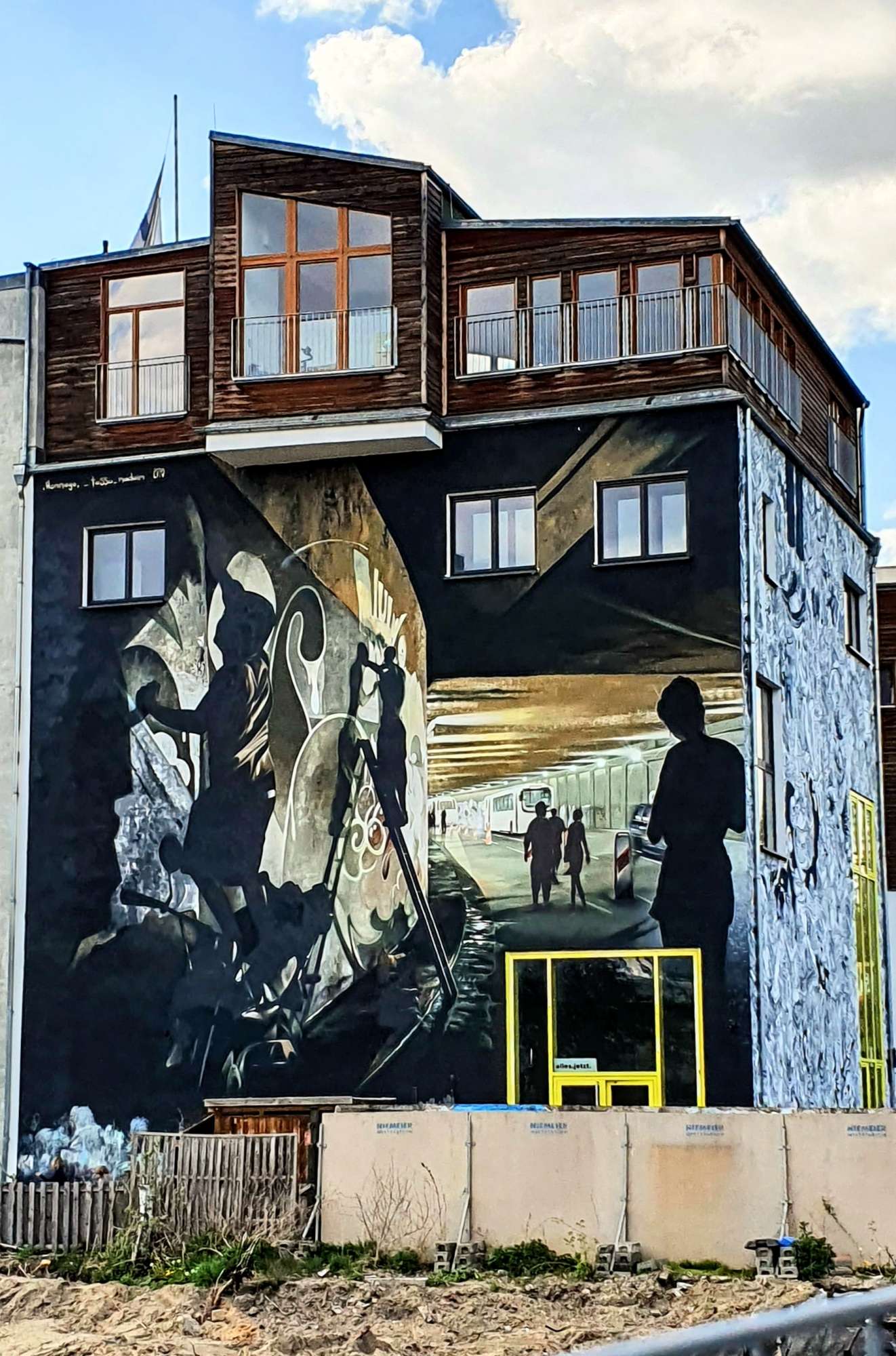 
								Street-art graffiti fresque 
								 
									25 Holzmarktstra&szlig;e
									10243
									Berlin
									Germany 
									Pat Finder
								Street-Art-Safari.com
								