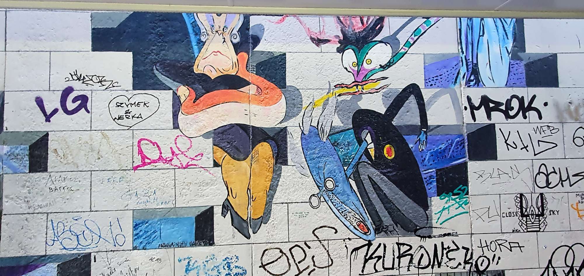 
								Street-art graffiti fresque 
								 
									29 M&uuml;hlenstra&szlig;e
									10243
									Berlin
									Germany 
									Pat Finder
								Street-Art-Safari.com
								