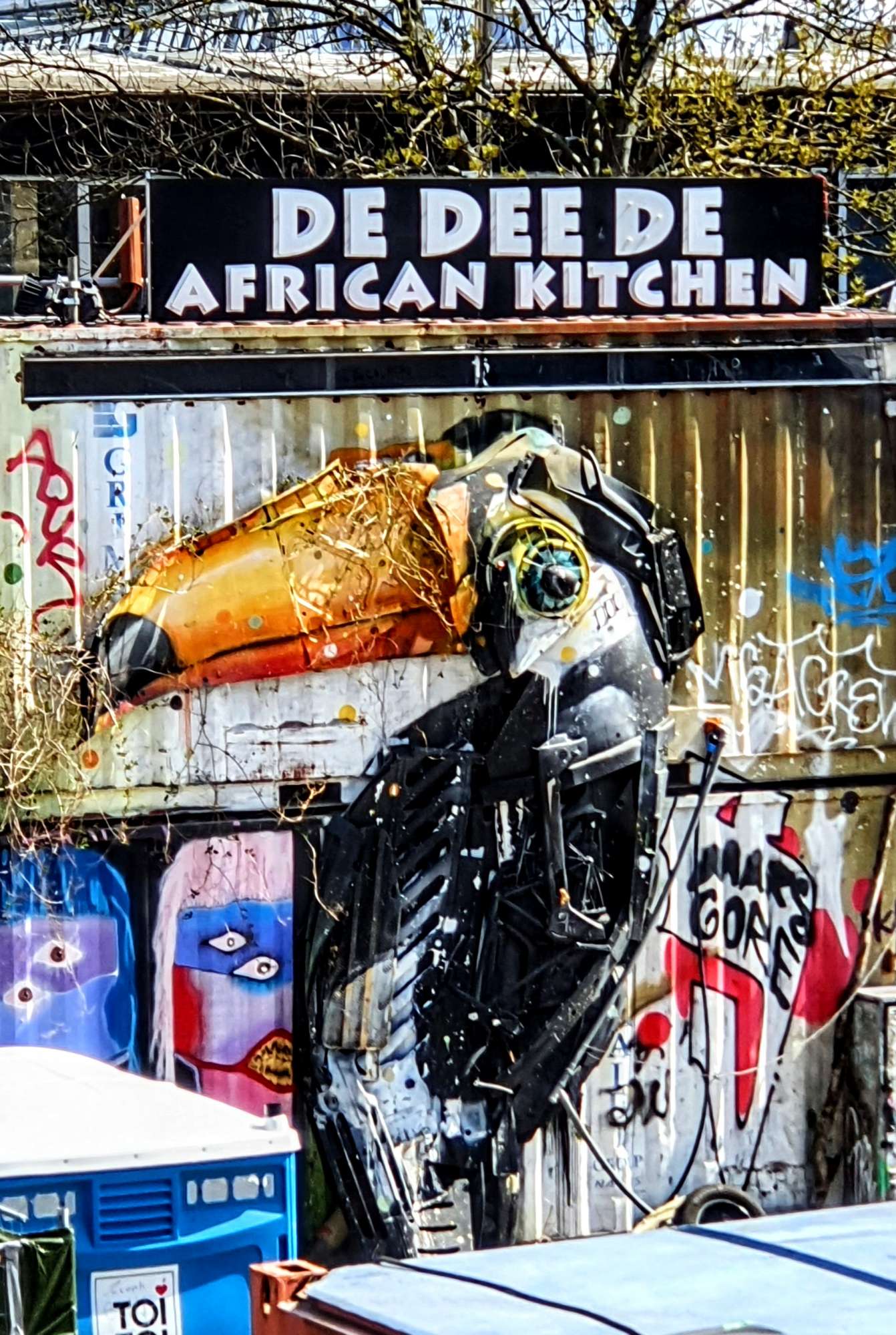 
								Street-art graffiti fresque 
								Arthur Bordalo 
									65 Warschauer Stra&szlig;e
									10243
									Berlin
									Germany 
									Pat Finder
								Street-Art-Safari.com
								