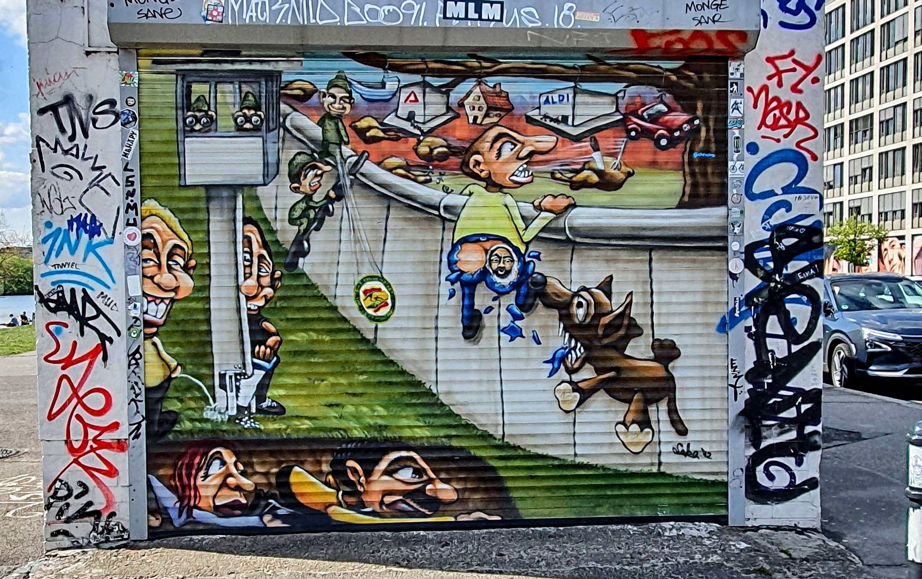 
								Street-art graffiti fresque 
								 
									73 M&uuml;hlenstra&szlig;e
									10243
									Berlin
									Germany 
									Pat Finder
								Street-Art-Safari.com
								