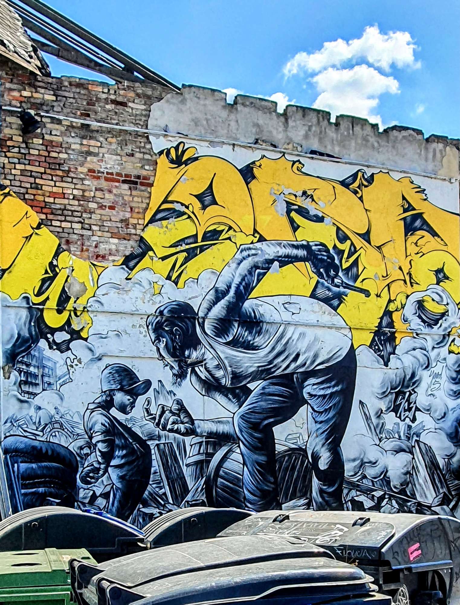 
								Street-art graffiti fresque 
								 
									99 Revaler Stra&szlig;e
									10245
									Berlin
									Germany 
									Pat Finder
								Street-Art-Safari.com
								