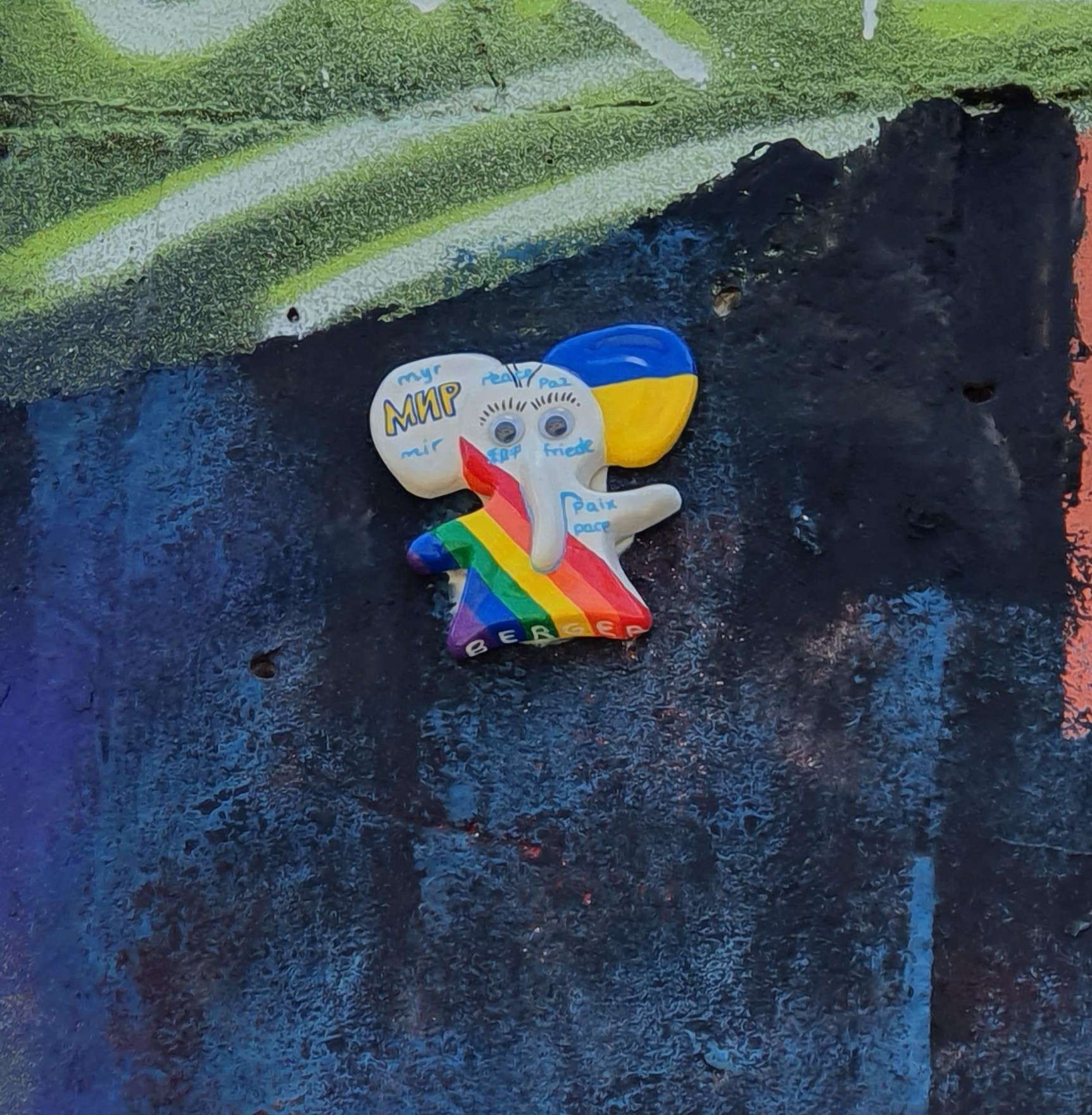 
								Street-art graffiti fresque 
								 
									99 Revaler Stra&szlig;e
									10245
									Berlin
									Germany 
									Pat Finder
								Street-Art-Safari.com
								