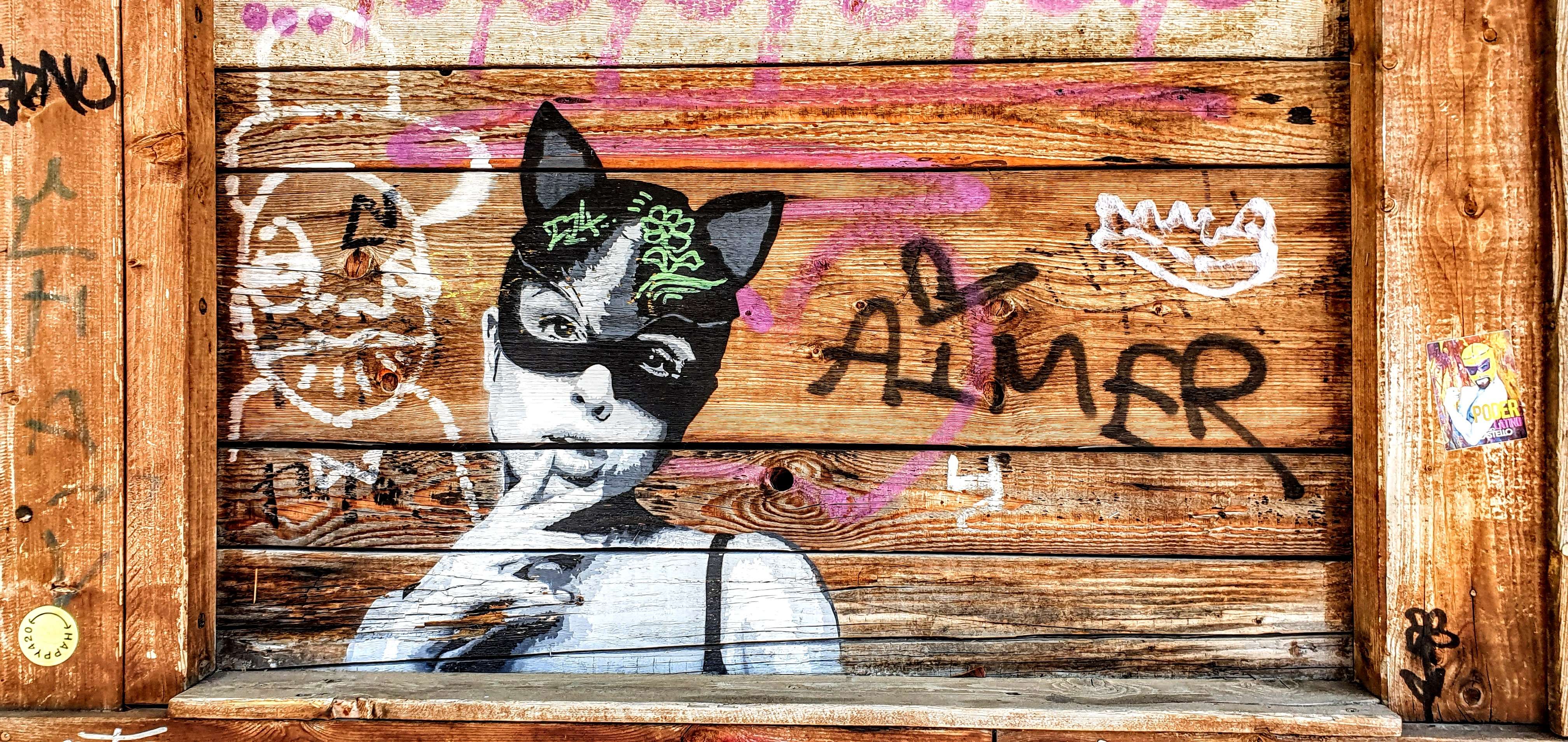 
								Street-art graffiti fresque 
								 
									99 Simon-Dach-Stra&szlig;e
									10245
									Berlin
									Germany 
									Pat Finder
								Street-Art-Safari.com
								