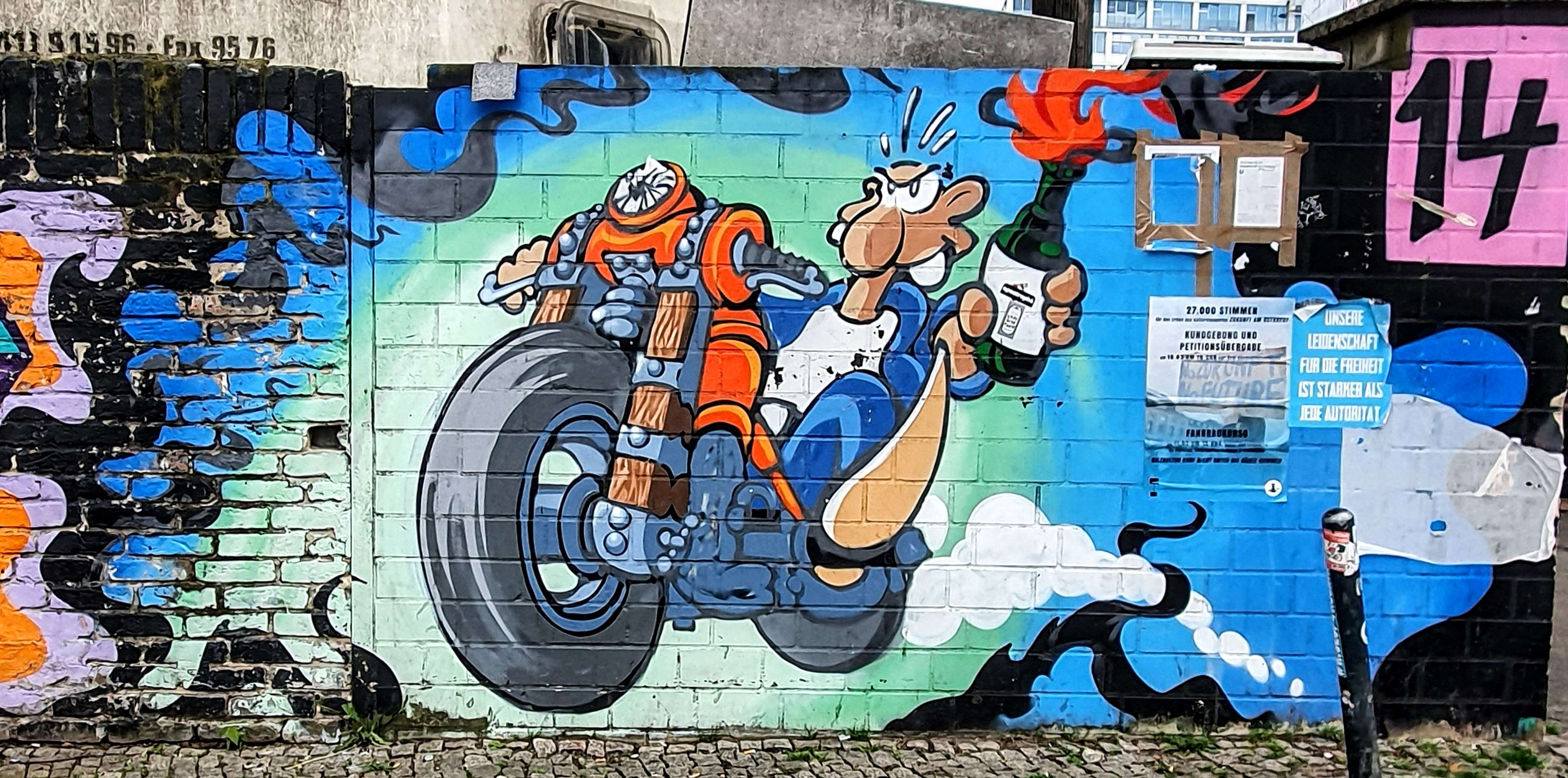 
								Street-art graffiti fresque 
								 
									14 Markgrafendamm
									10245
									Berlin
									Germany 
									Pat Finder
								Street-Art-Safari.com
								