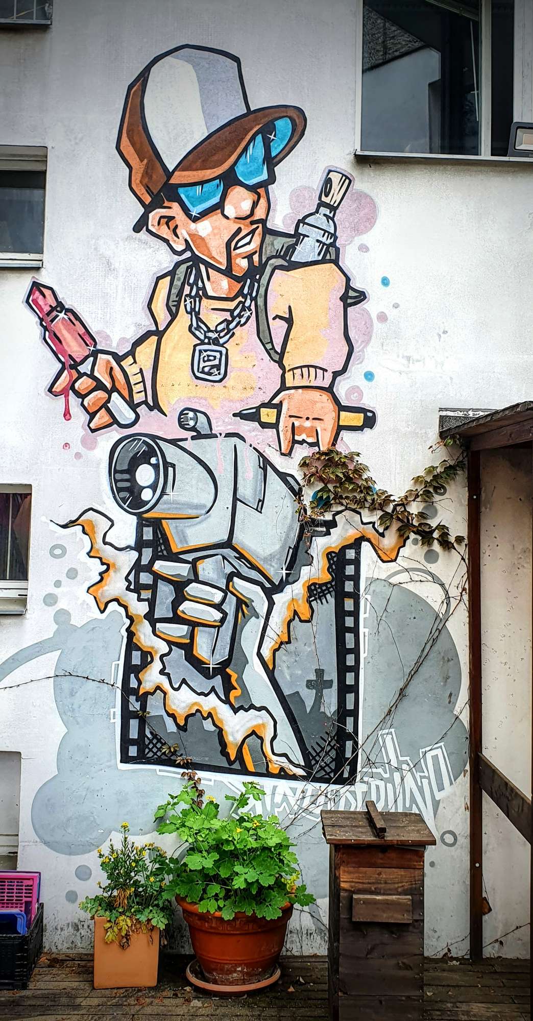 
								Street-art graffiti fresque 
								 
									6 Laskerstra&szlig;e
									10245
									Berlin
									Germany 
									Pat Finder
								Street-Art-Safari.com
								