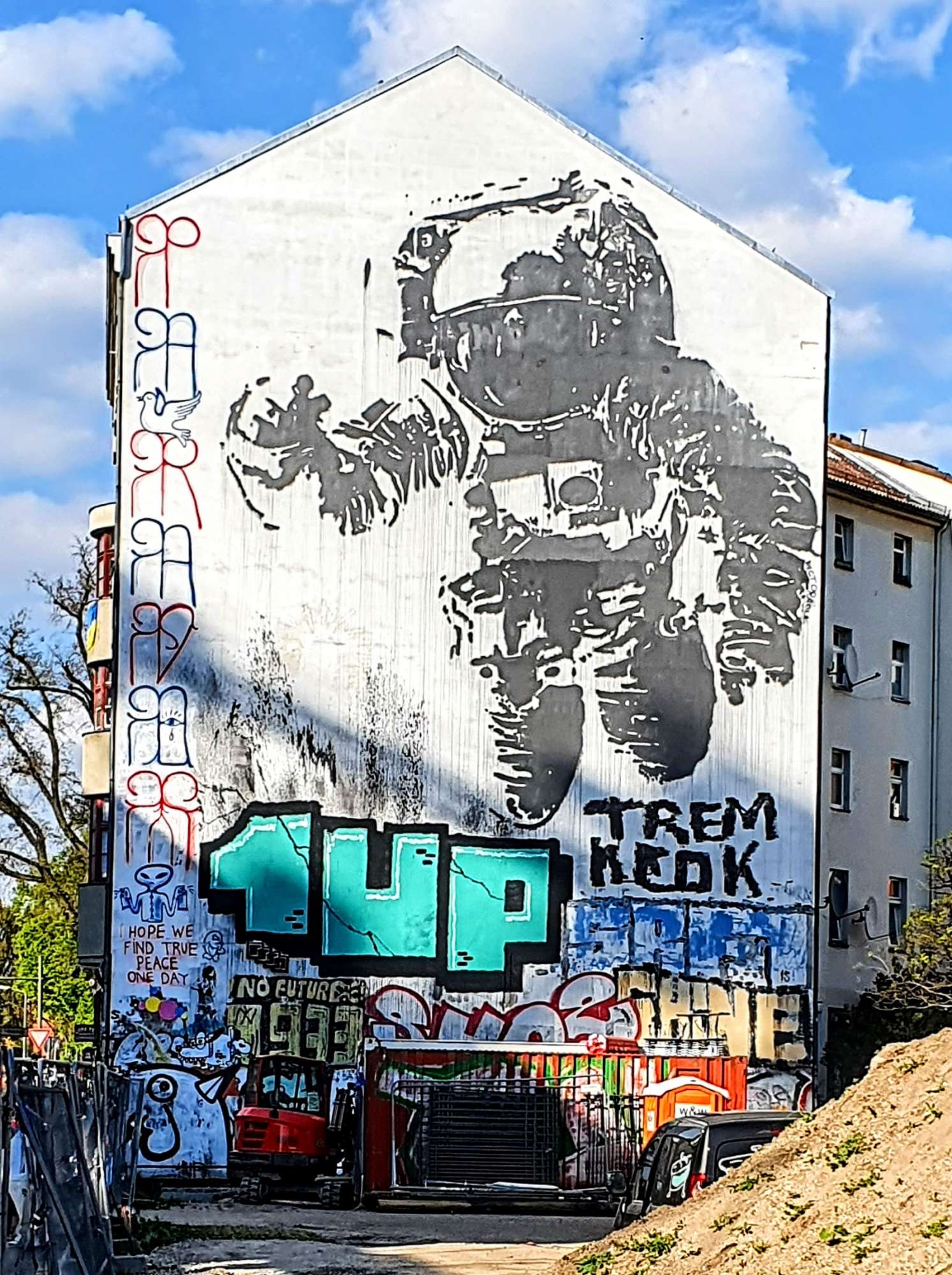 
								Street-art graffiti fresque 
								1Up, Victor Ash 
									116 Skalitzer Stra&szlig;e
									10999
									Berlin
									Germany 
									Pat Finder
								Street-Art-Safari.com
								