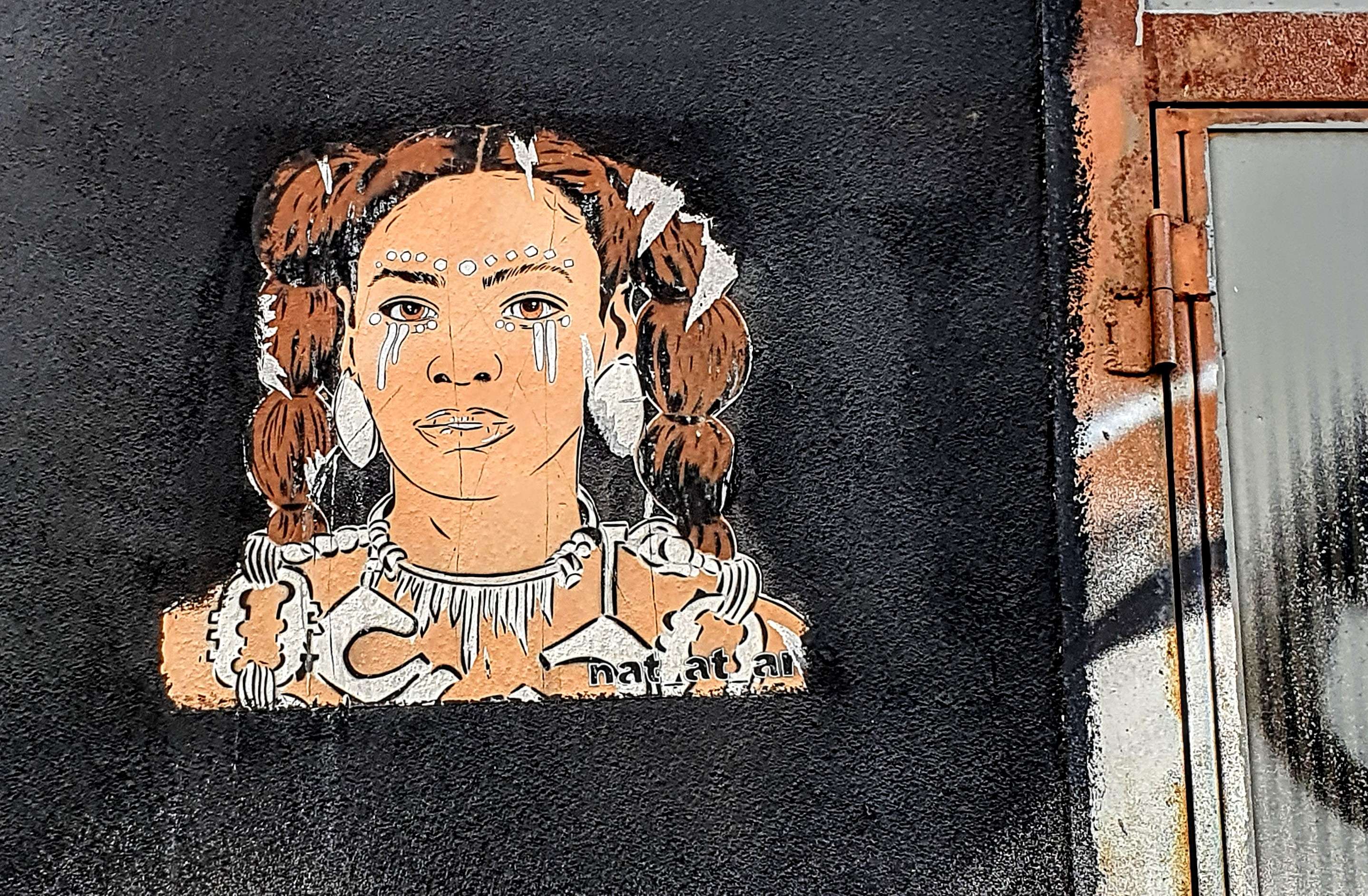 
								Street-art graffiti fresque 
								Nat_at_art 
									106 Waldemarstra&szlig;e
									10997
									Berlin
									Germany 
									Pat Finder
								Street-Art-Safari.com
								