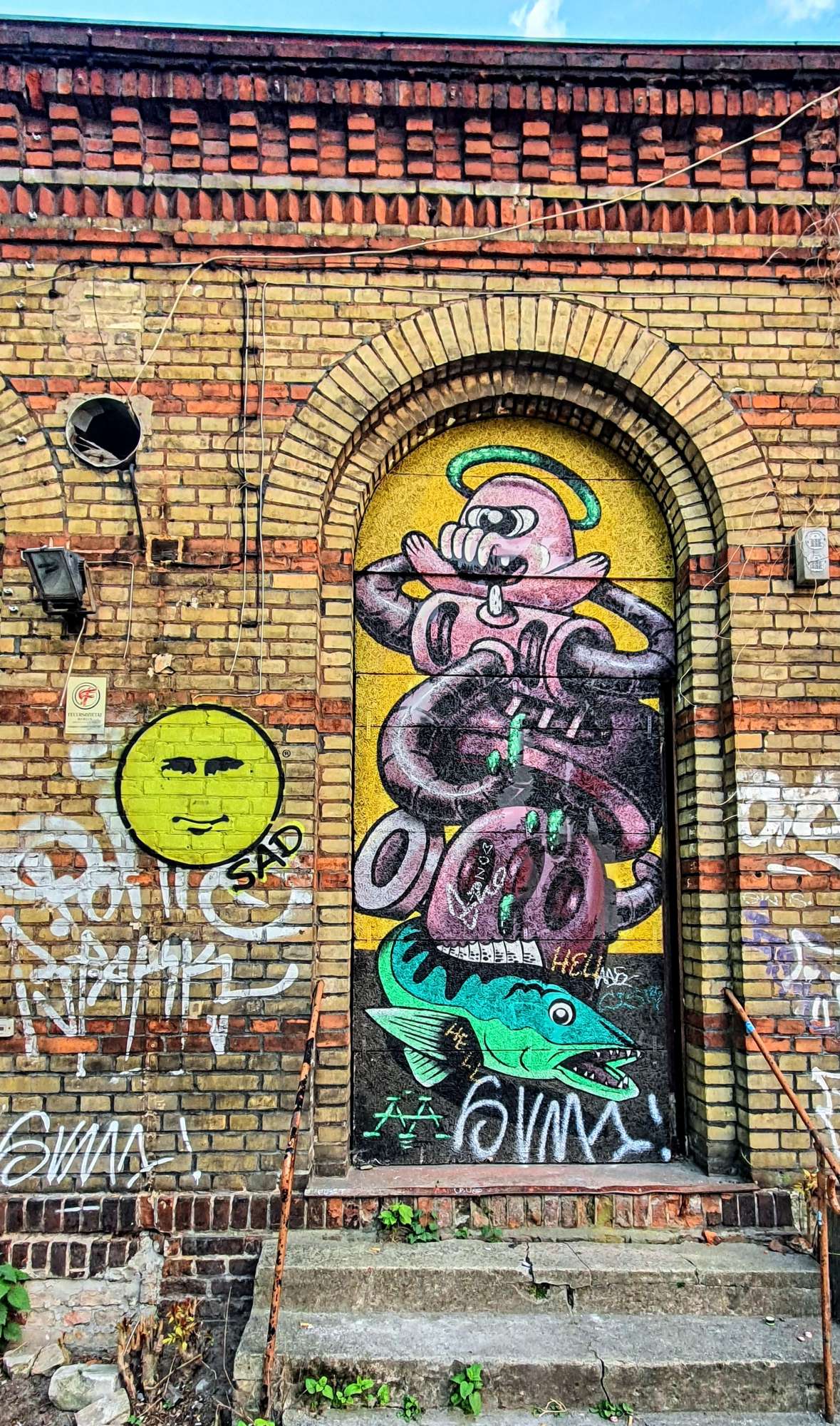 
								Street-art graffiti fresque 
								Sad 
									
									10997
									Berlin
									Germany 
									Pat Finder
								Street-Art-Safari.com
								