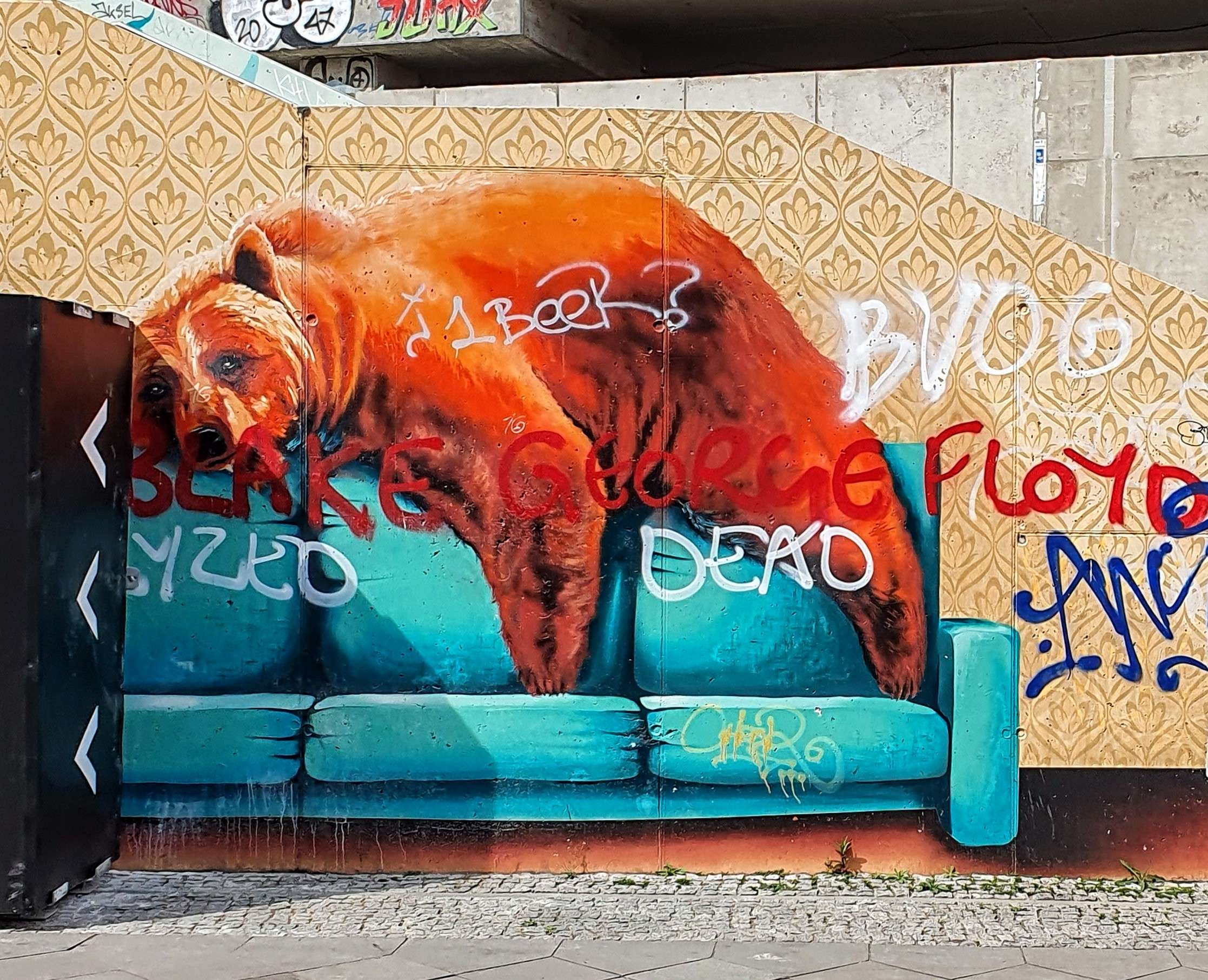 
								Street-art graffiti fresque 
								 
									36 Warschauer Stra&szlig;e
									10243
									Berlin
									Germany 
									Pat Finder
								Street-Art-Safari.com
								