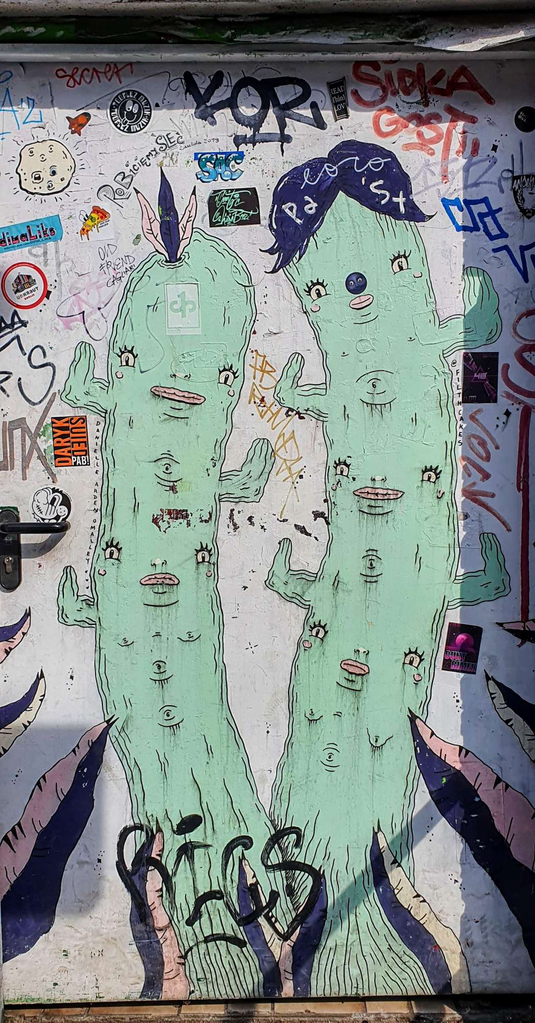 
								Street-art graffiti fresque 
								Danielle O&rsquo;Malley 
									99 Revaler Stra&szlig;e
									10245
									Berlin
									Germany 
									Pat Finder
								Street-Art-Safari.com
								