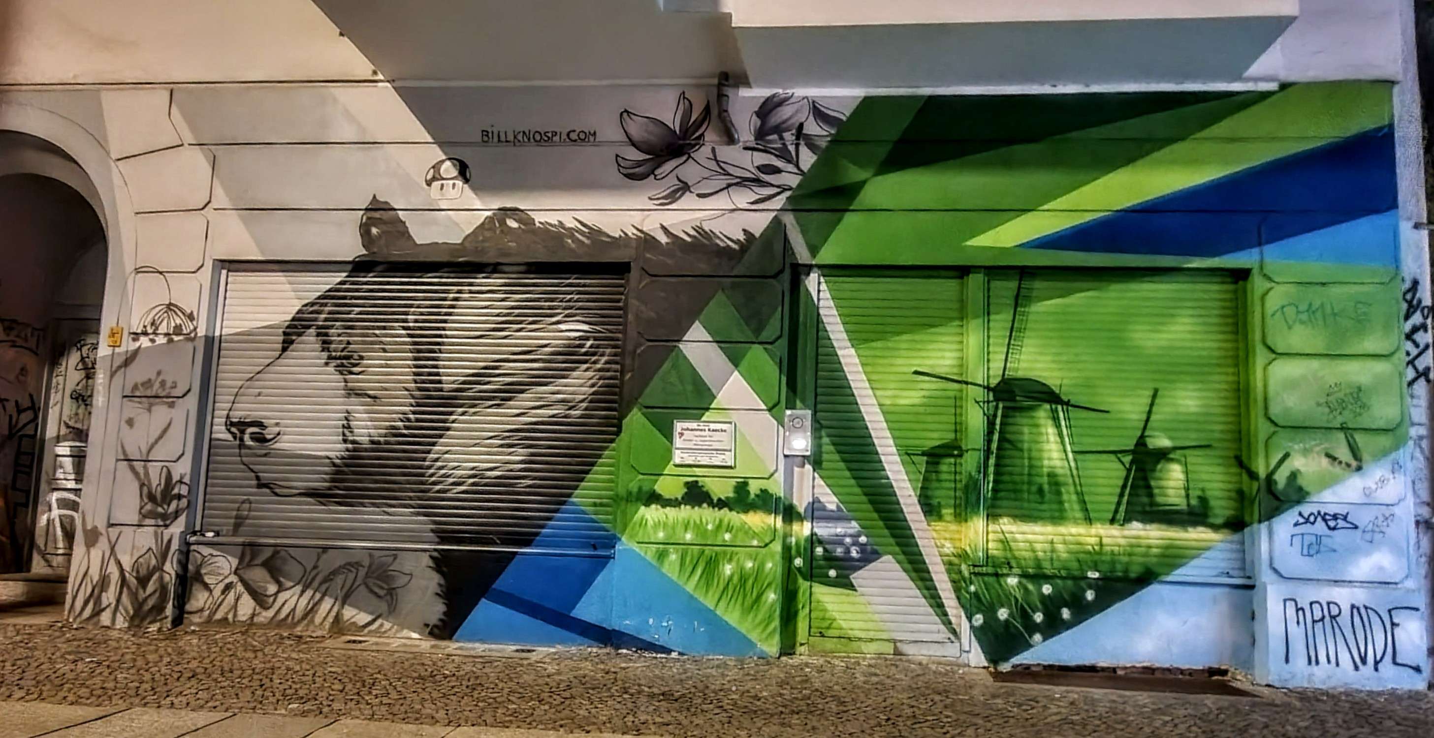 
								Street-art graffiti fresque 
								 
									4 K&ouml;penicker Stra&szlig;e
									10997
									Berlin
									Germany 
									Pat Finder
								Street-Art-Safari.com
								