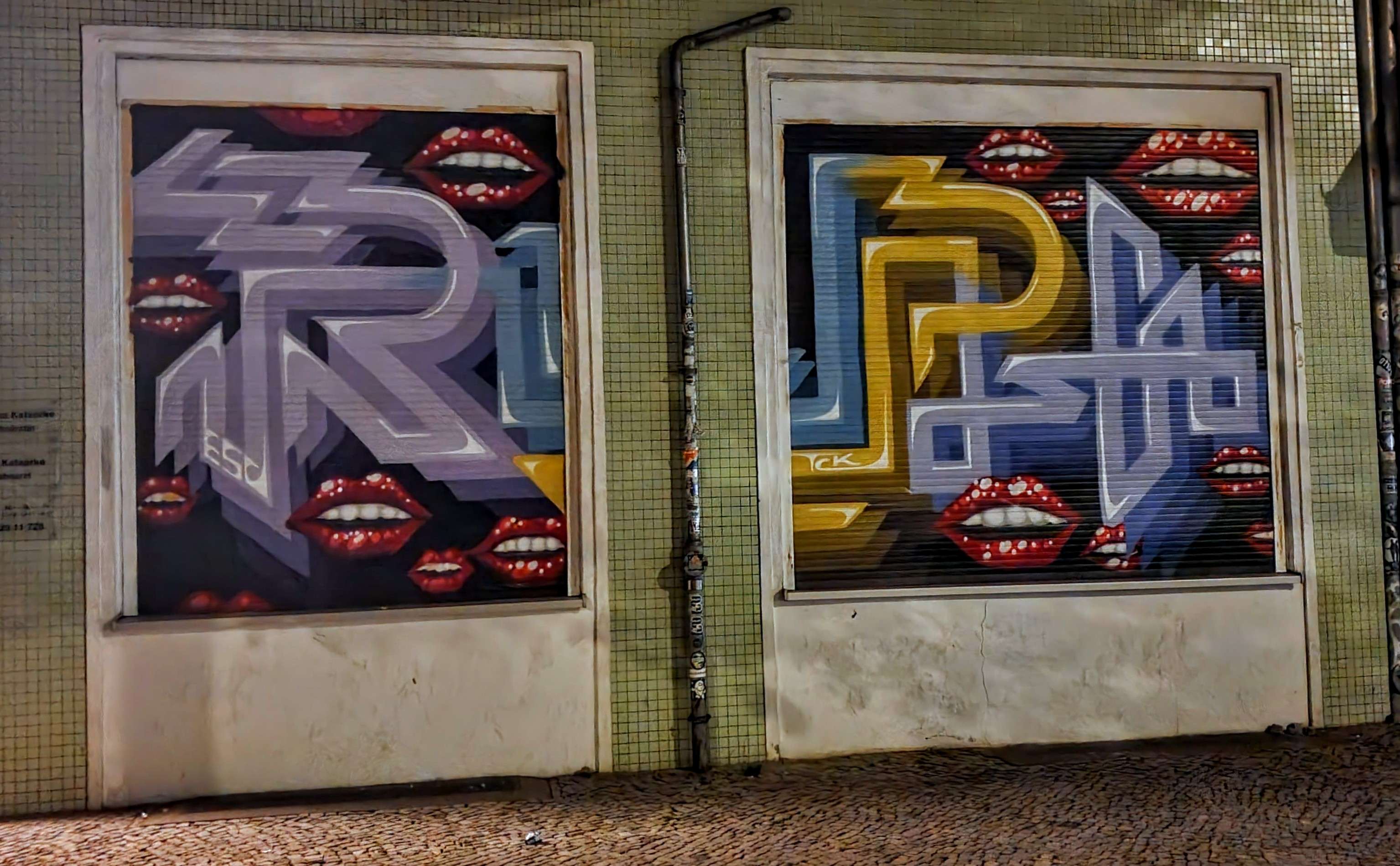 
								Street-art graffiti fresque 
								 
									44 Simon-Dach-Stra&szlig;e
									10245
									Berlin
									Germany 
									Pat Finder
								Street-Art-Safari.com
								