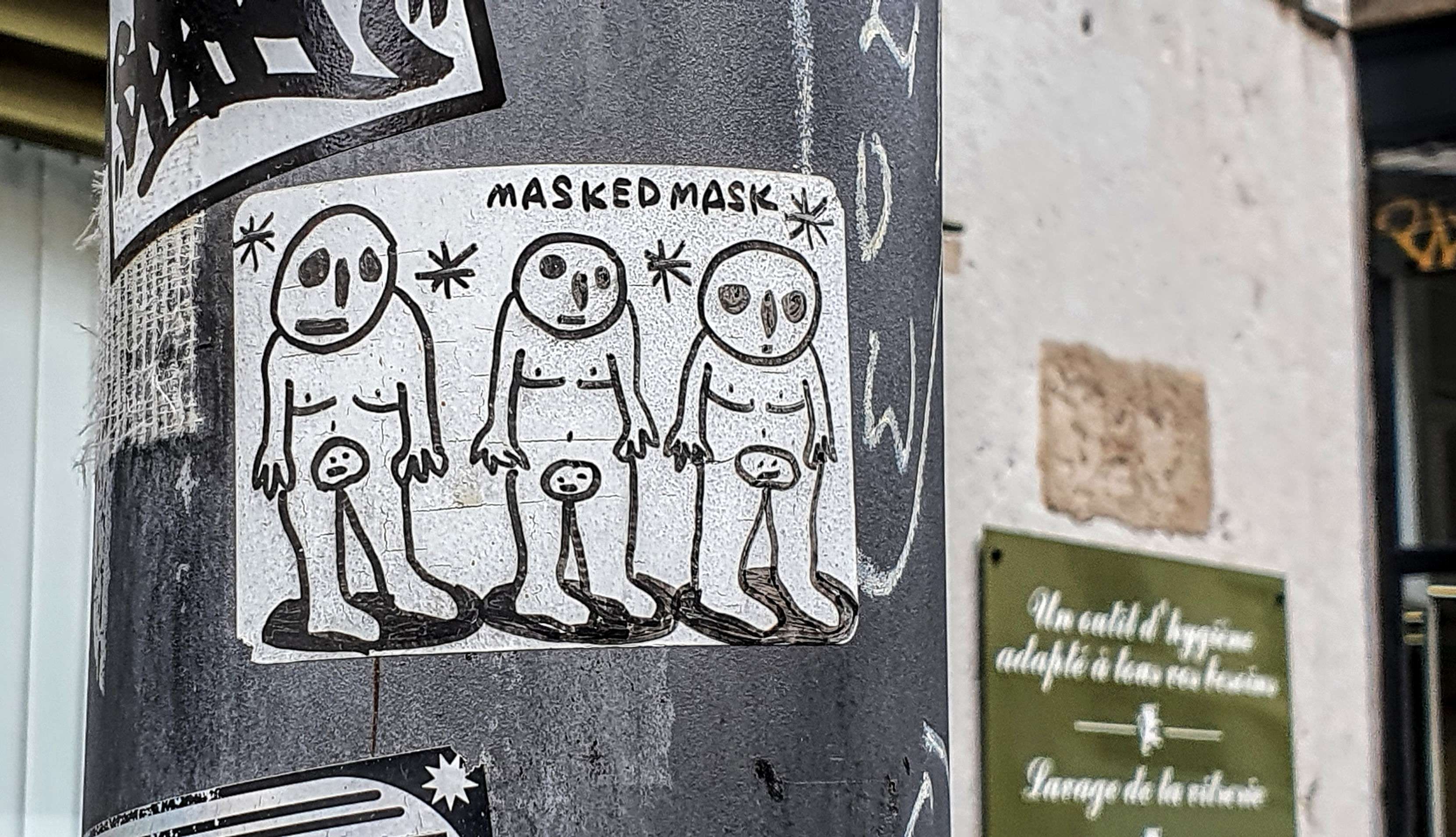 
								Street-art graffiti fresque 
								MaskedMask 
									4 Place Tobie Robatel
									69001
									Lyon
									France 
									Pat Finder
								Street-Art-Safari.com
								